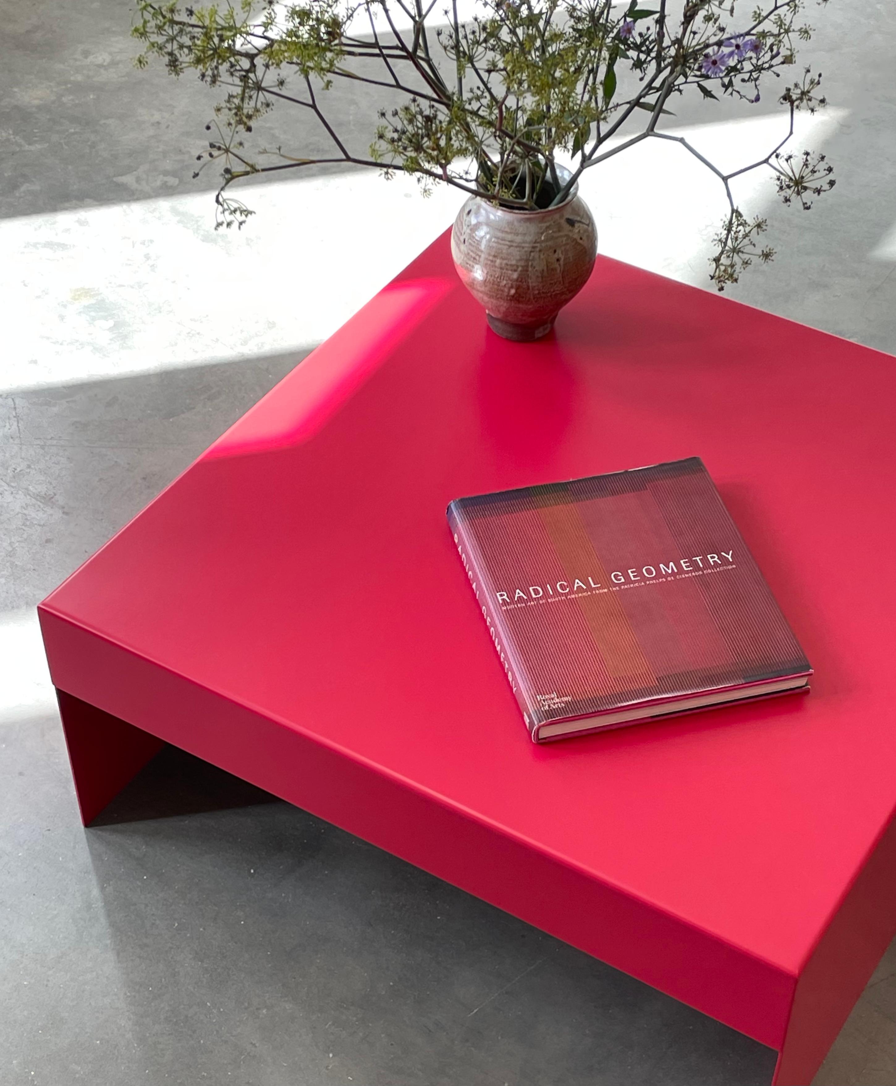 Grande table basse basse à forme unique verte profonde pour café / canapé - personnalisable en vente 3