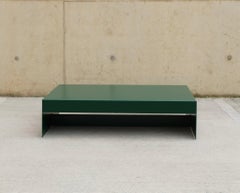 Großer niedriger tiefgrüner Couchtisch in einfacher Form - individuell anpassbar