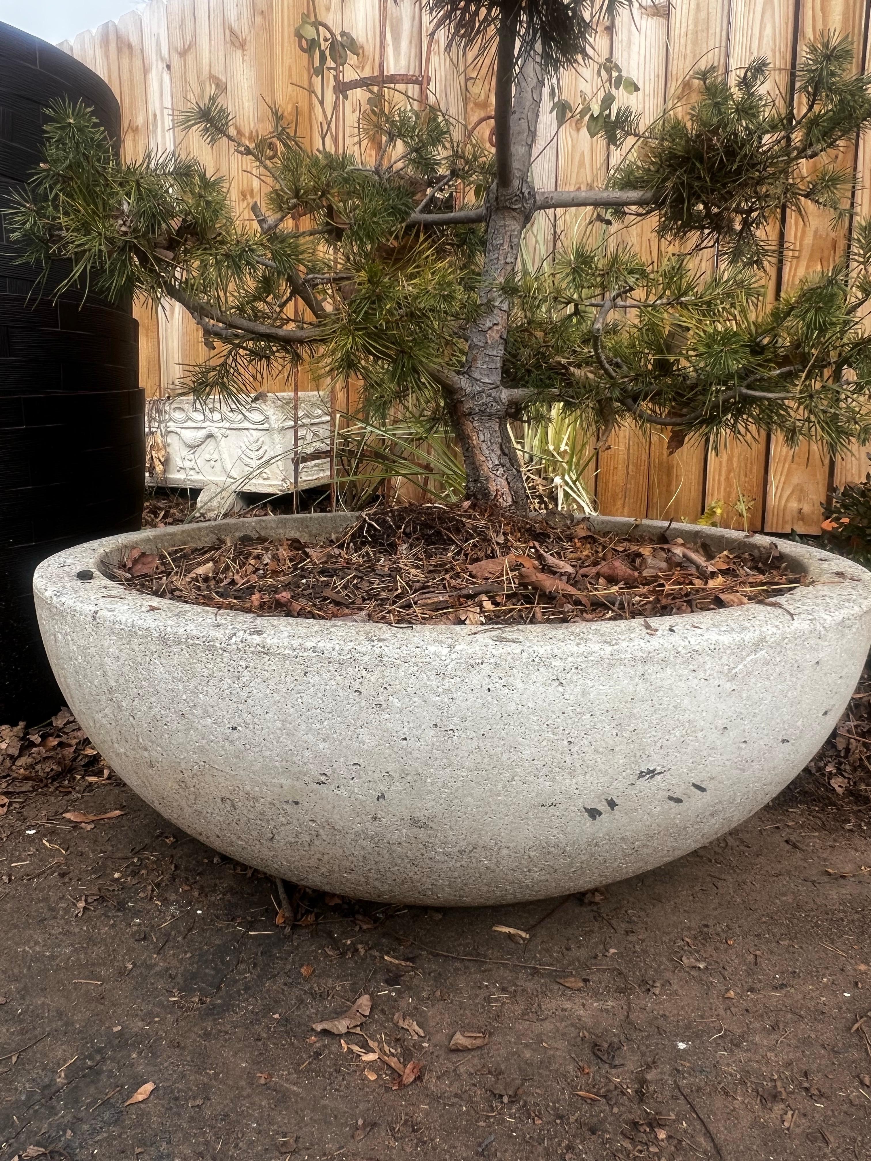 Large Low Modern Stone Planter/Urn/Jardinaire - Willy Guhl Style In Good Condition For Sale In Los Angeles, CA