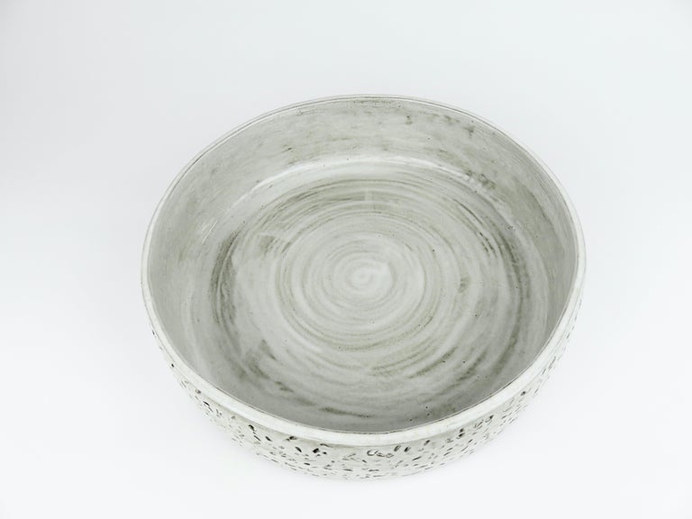 Large Low Serving Bowl, Carved Exterior In Off-White Glaze, Hand Built Ceramic In New Condition For Sale In New York, NY
