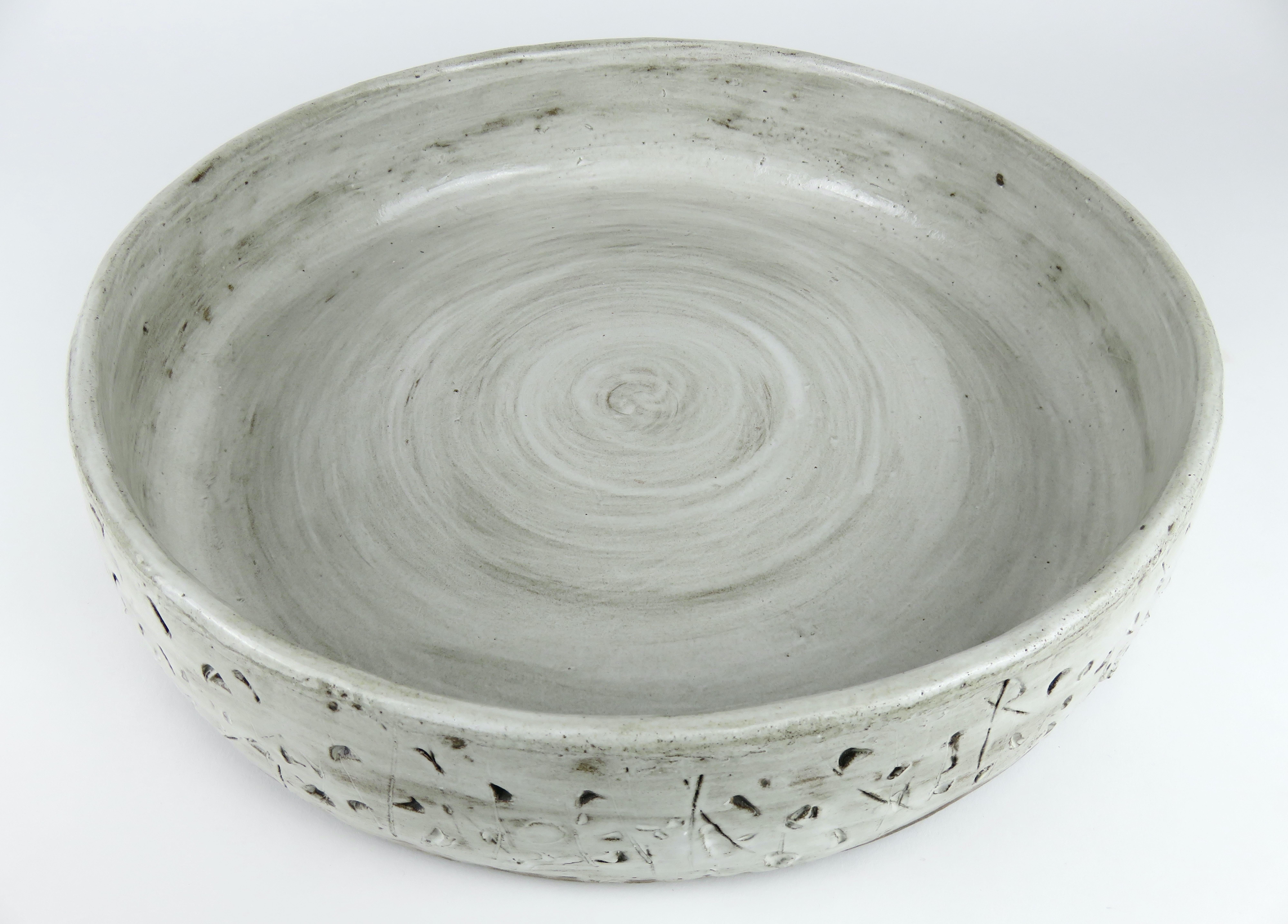 Large Low Serving Bowl, Carved Exterior In Off-White Glaze, Hand Built Ceramic In New Condition In New York, NY