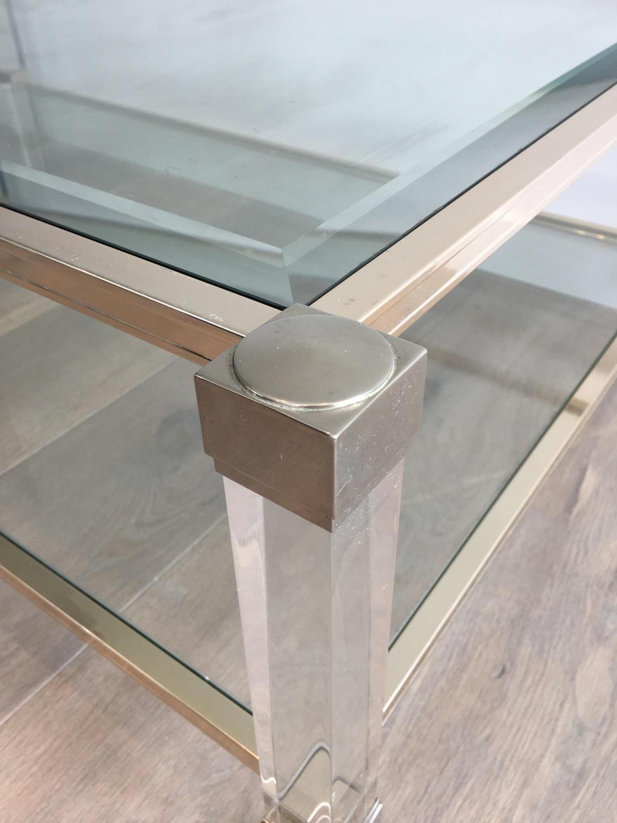 Français Grande table basse en lucite et CIRCA, française par Pierre Vandel, circa 1970 en vente