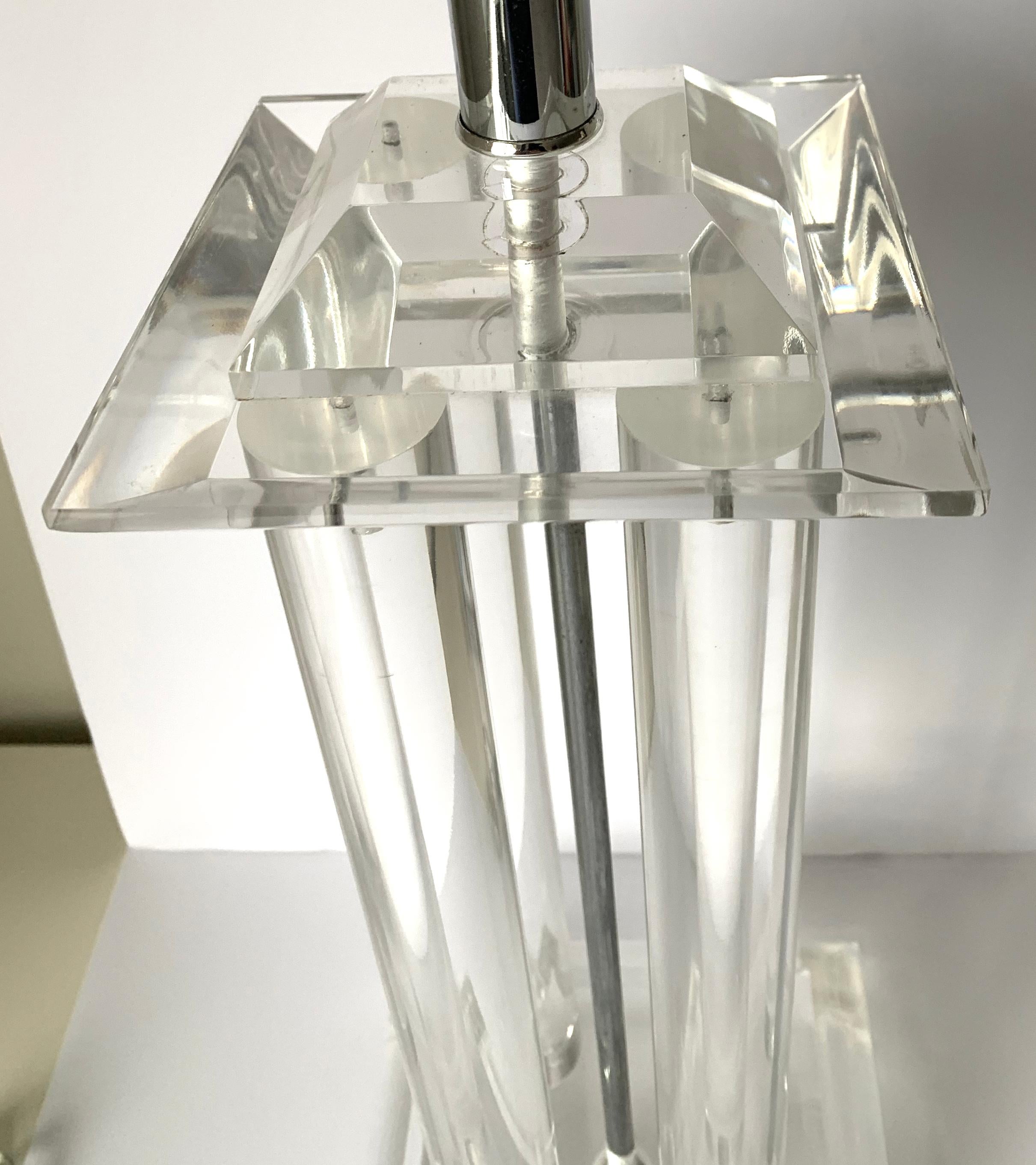 Large Lucite Column Table Lamp For Sale 1