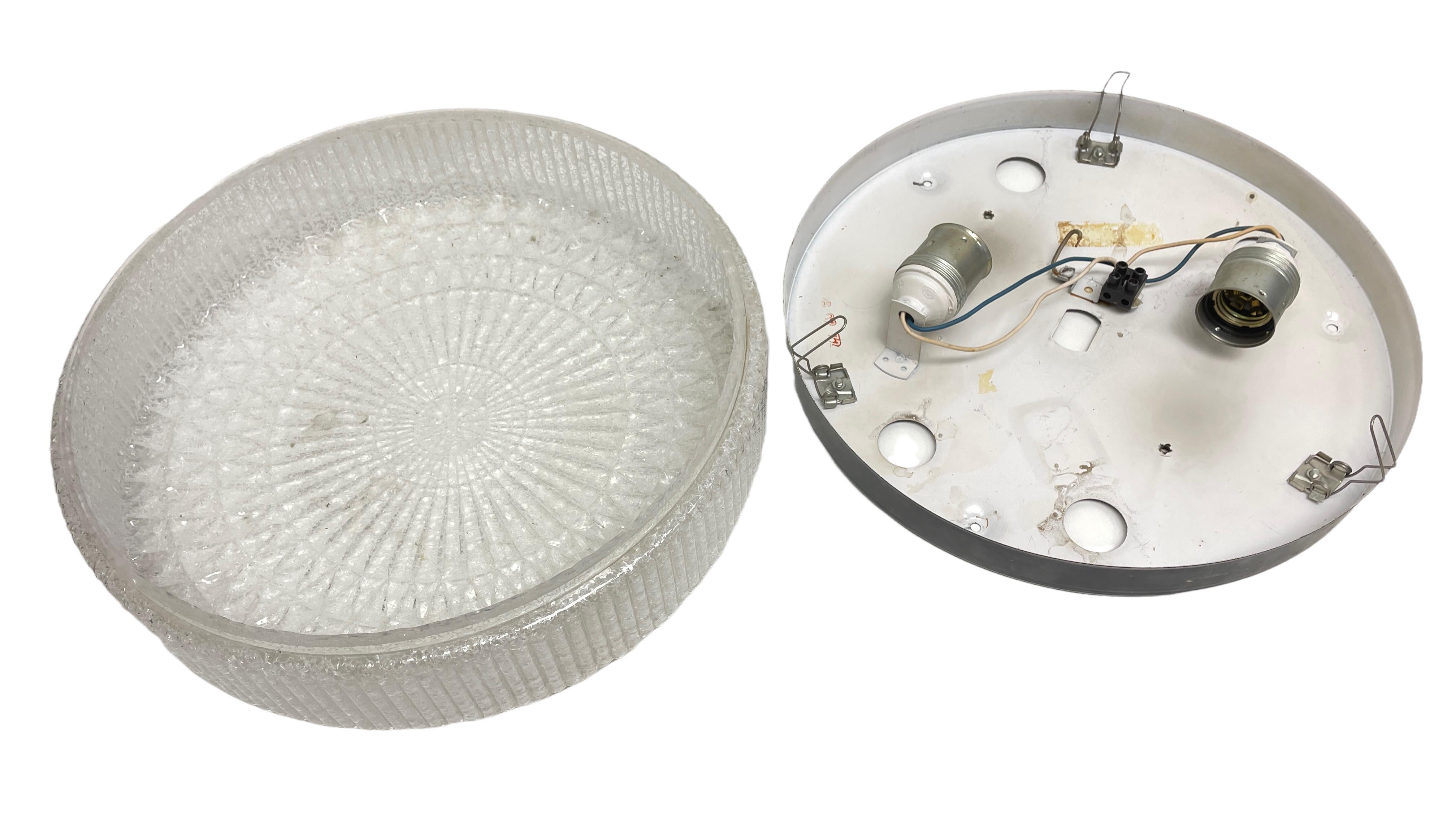 Late 20th Century Large Lucite Starburst Pattern Flush Mount Ceiling Light Fixture, 1980s For Sale