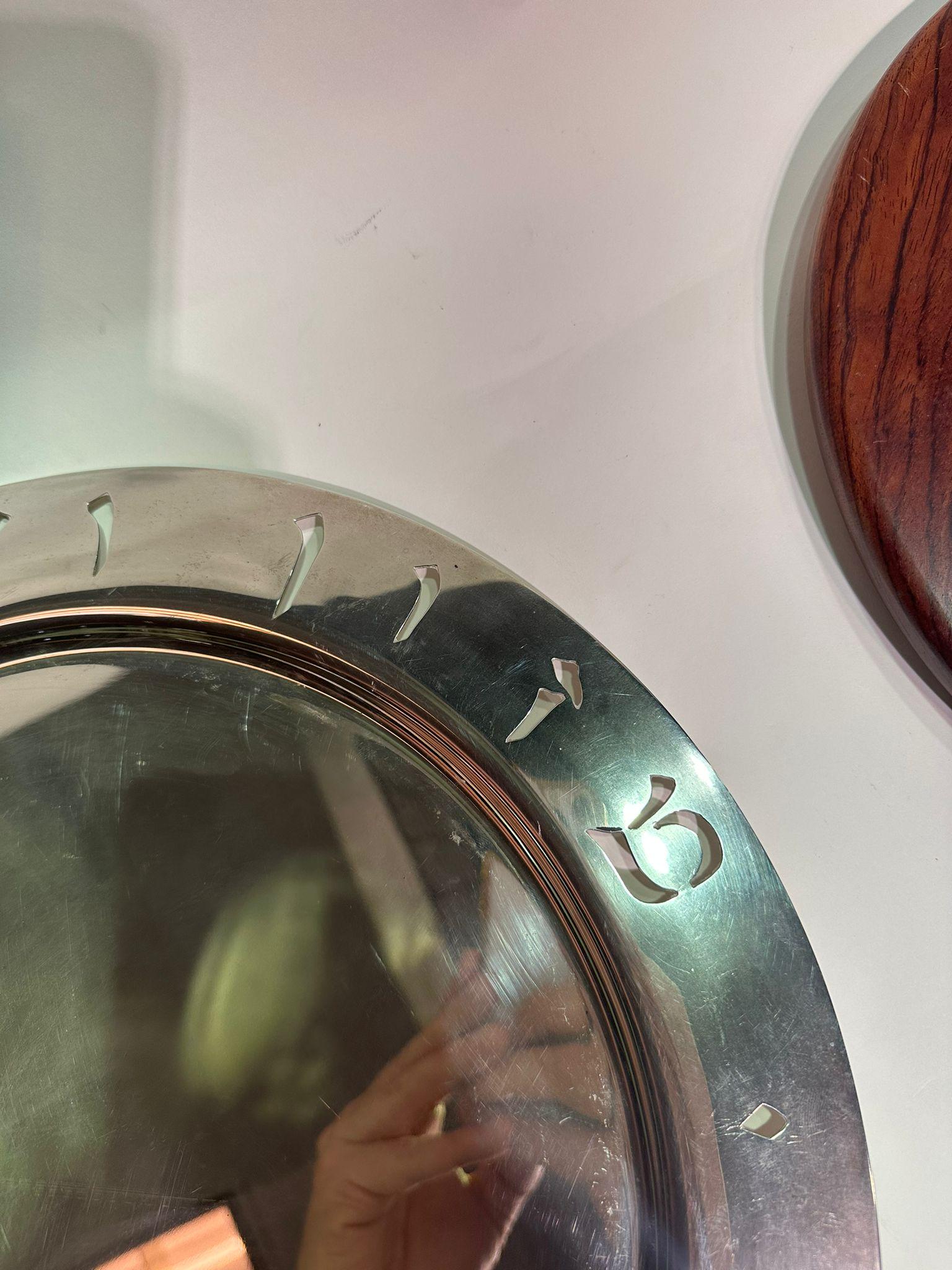 Bandeja redonda grande de plata de ley Ludwig Wolpert en Excelente estado para la venta en New York, NY
