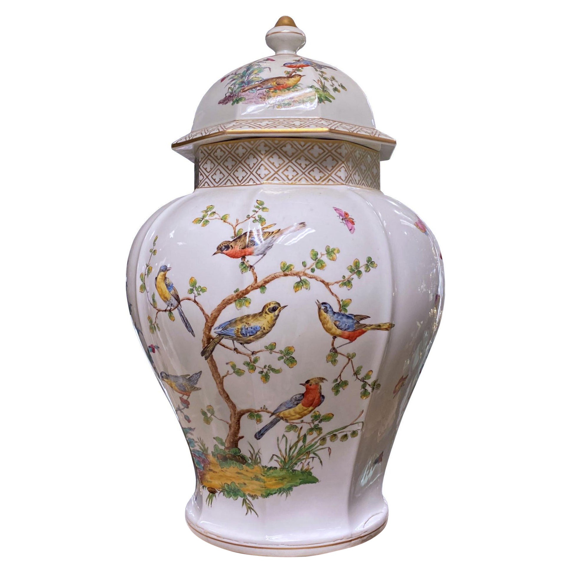 Grande vaso e coperchio in porcellana tedesca con motivo di uccelli di Ludwigsburg