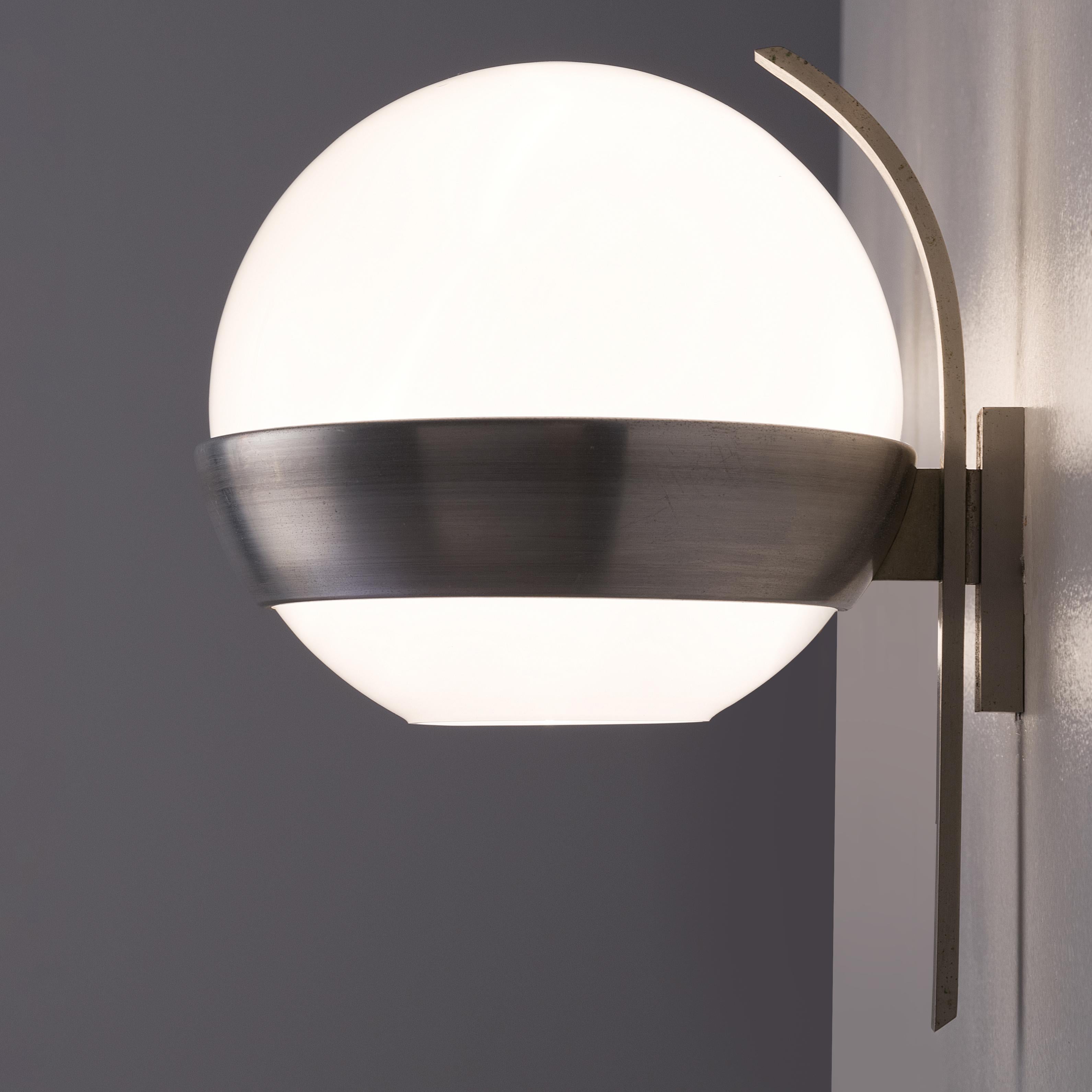 Large Lumi Milano Wall Light in Aluminum In Good Condition For Sale In Waalwijk, NL