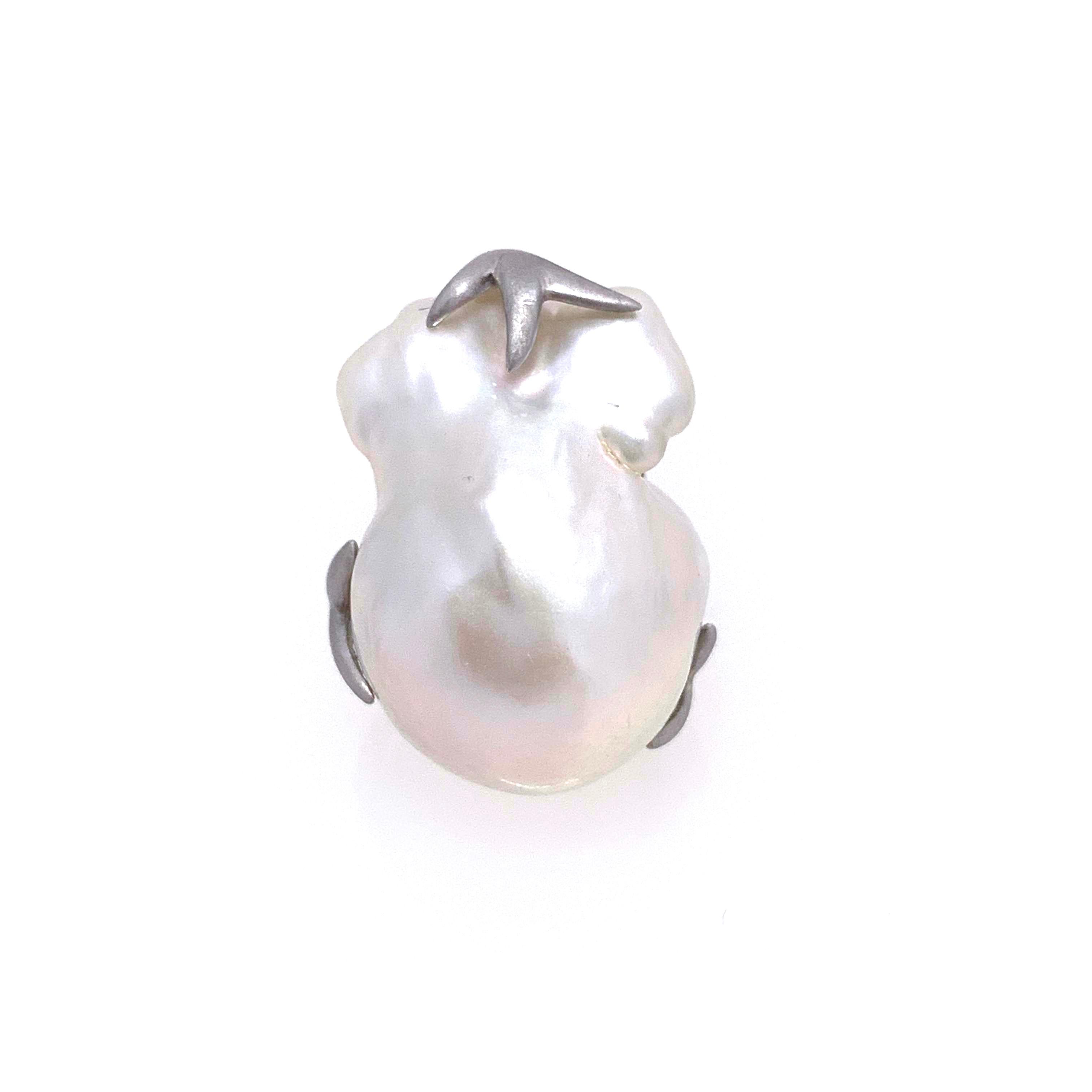 Large Lustrous pair of 16mm Cultured Baroque Pearl Earrings In New Condition In Los Angeles, CA