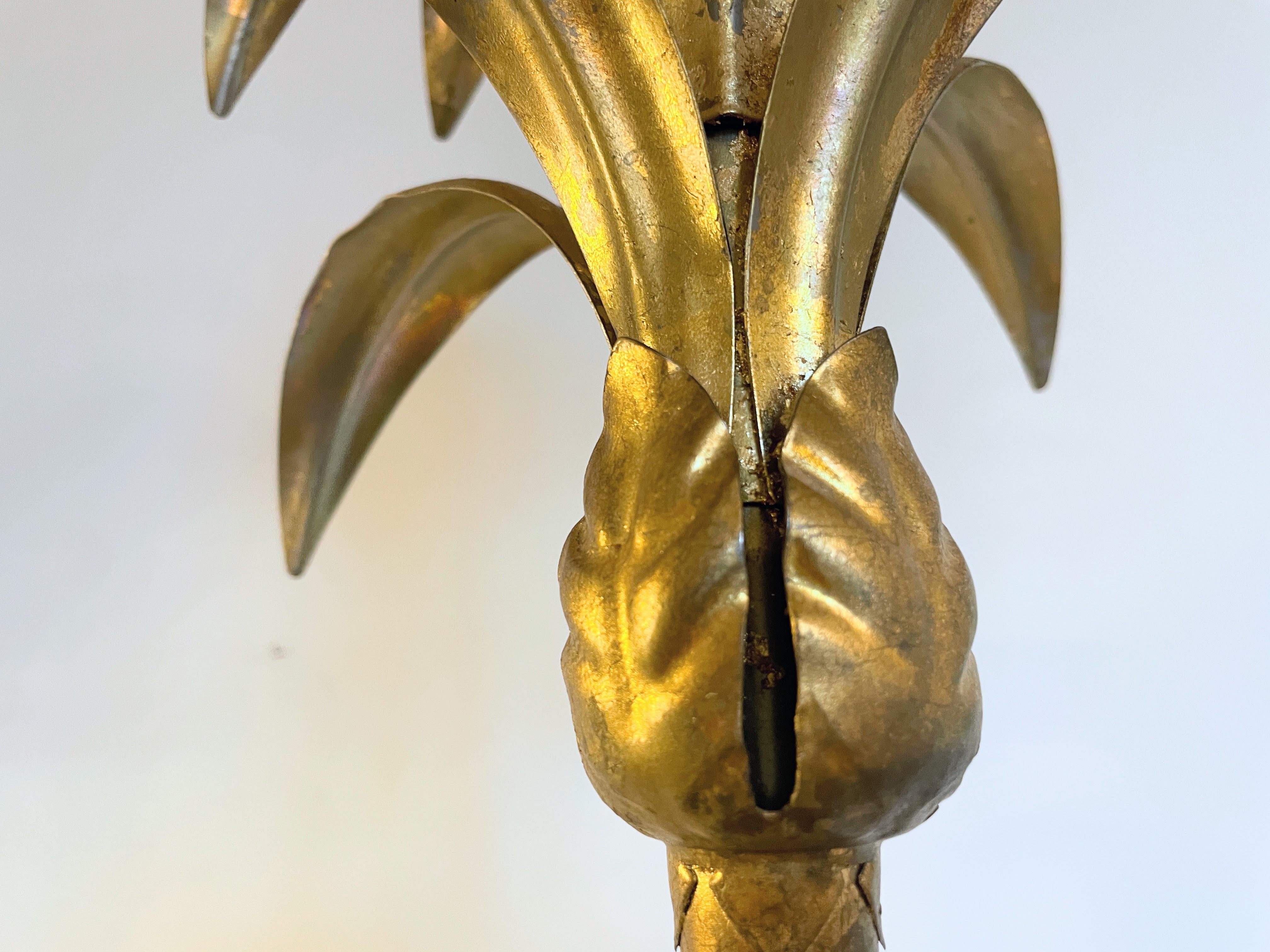 Grand lampadaire luxueux avec une ananas en métal doré et verre en vente 5