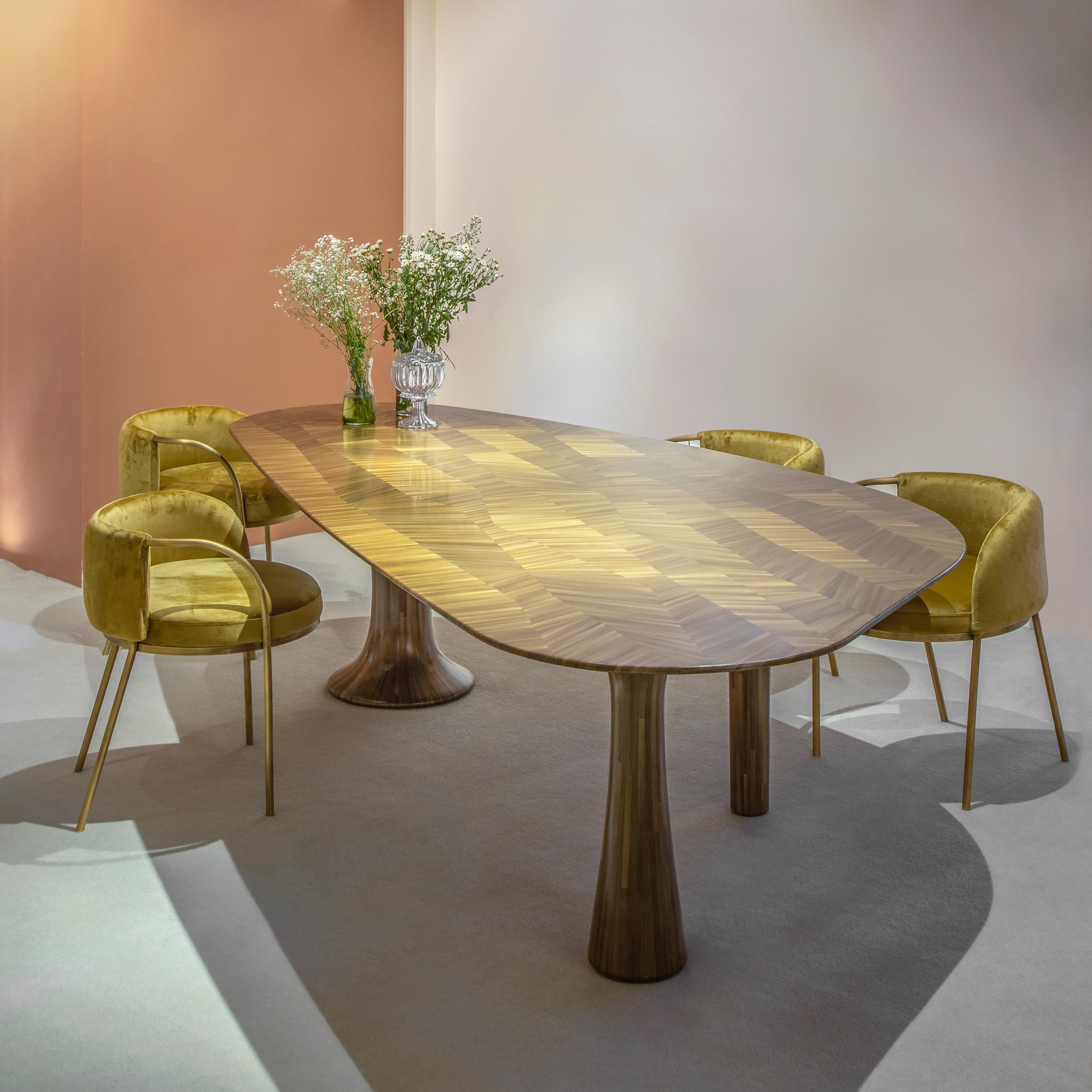 Moderne Grande table de salle à manger de luxe de forme organique avec paille de bronze vernie à la main en vente