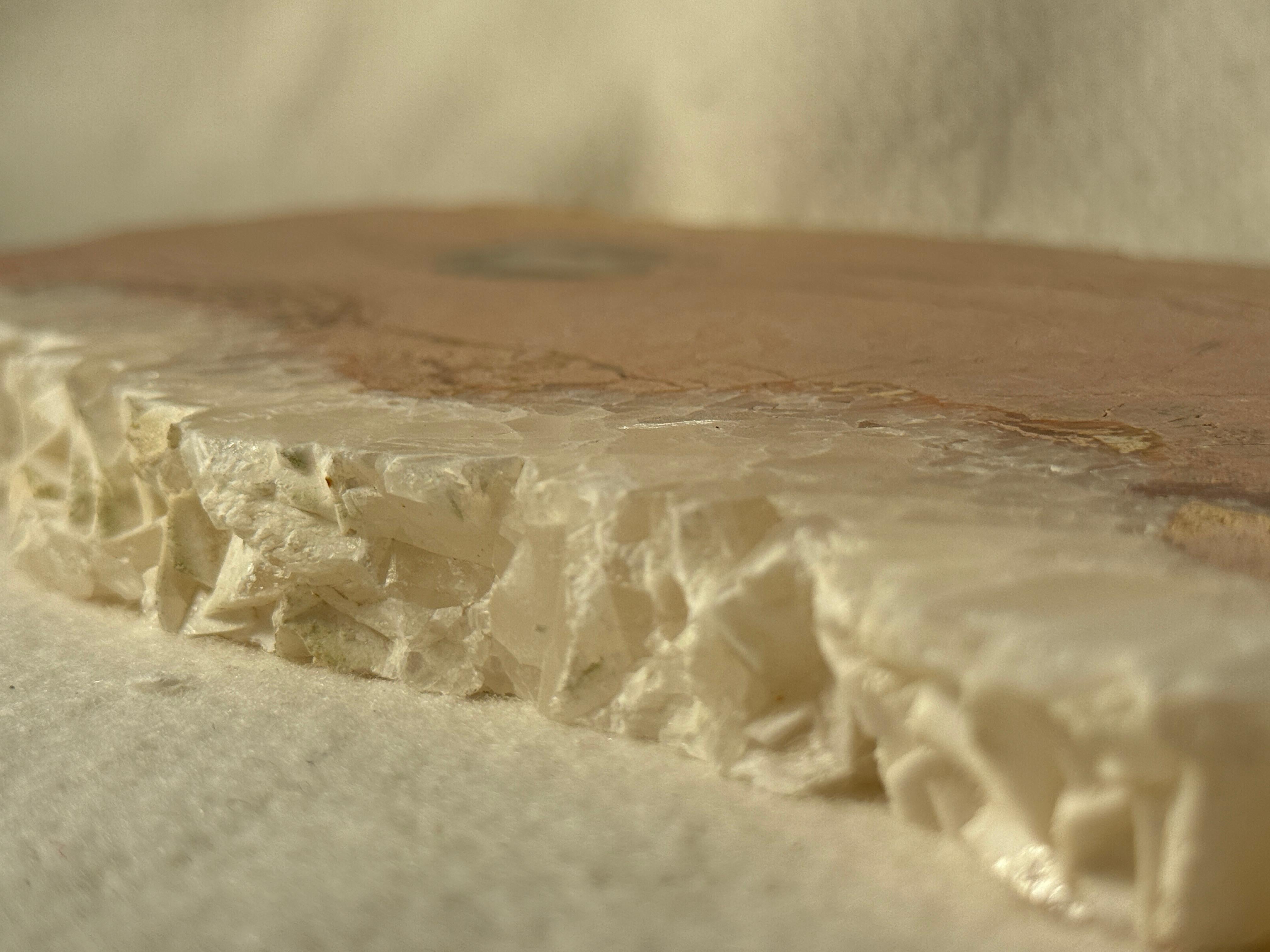 Großes Luxus-Quarz-Tablett Zentraler Weißer Quarz Geode Einzigartiger A. Stone Jewerly (Stein) im Angebot