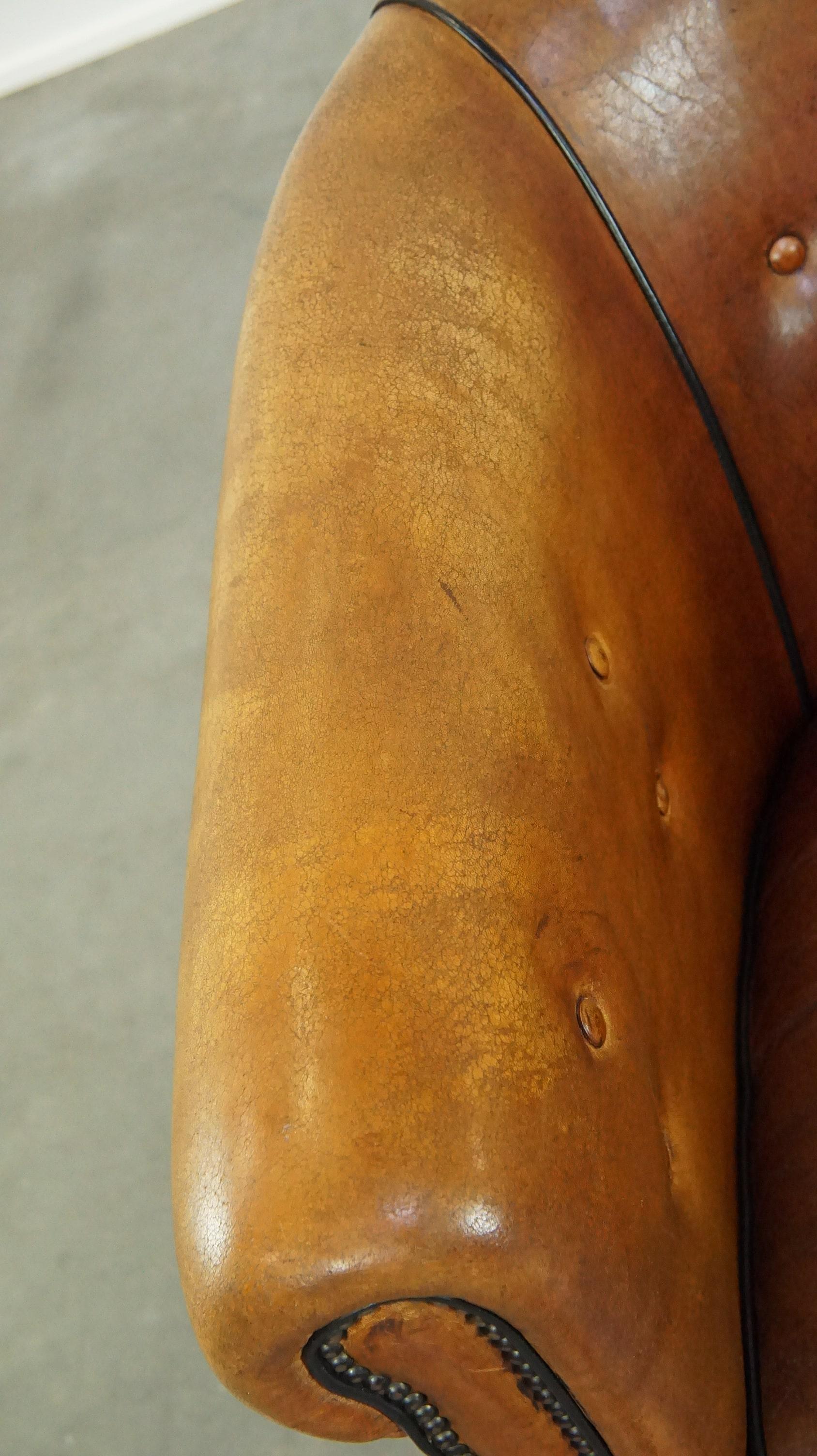 Large luxury sheep leather club chair with a unique appearance For Sale 1