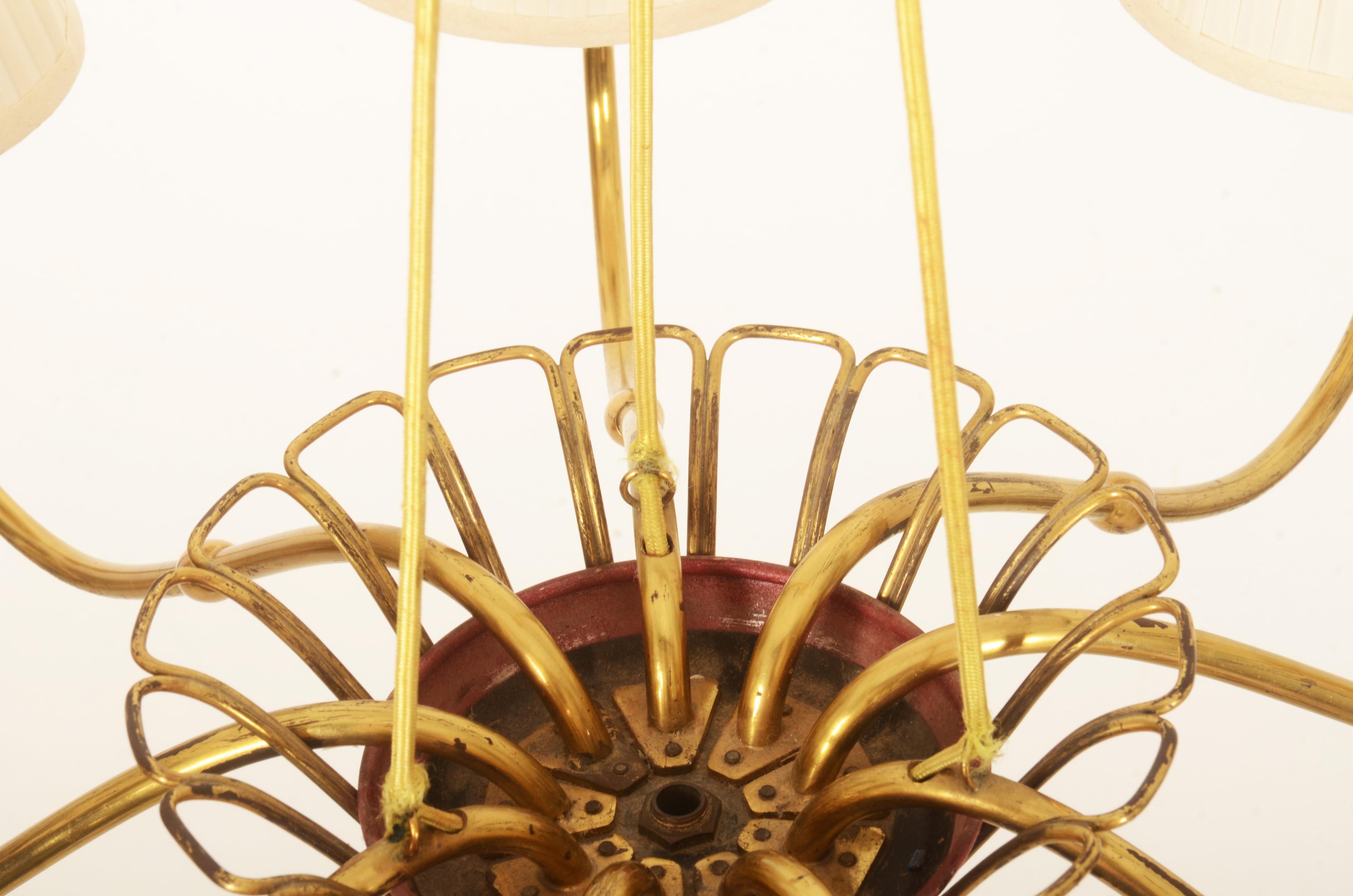 Grande lampadario Lyfa in ottone del Medioevo in vendita 7
