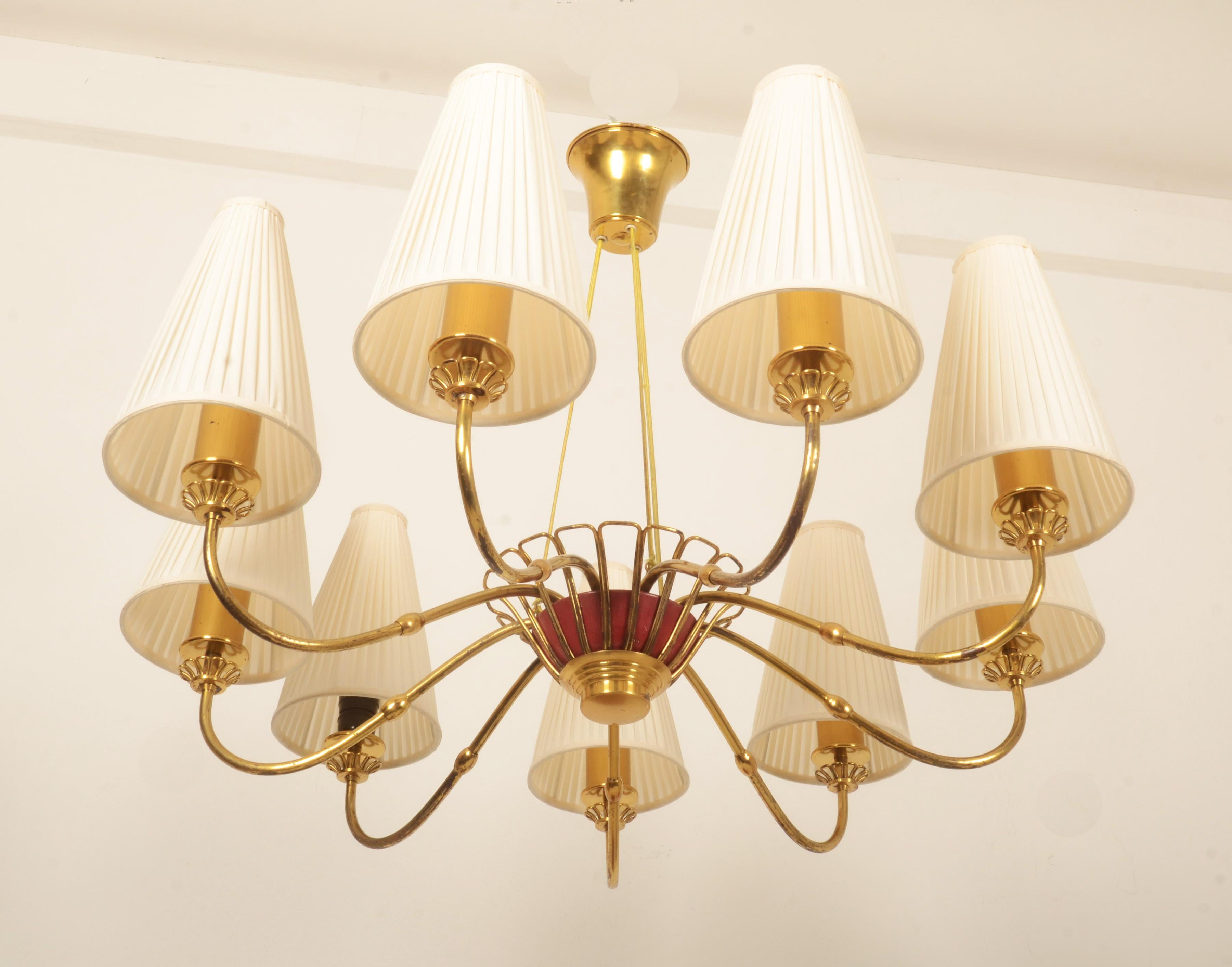 Scandinavo moderno Grande lampadario Lyfa in ottone del Medioevo in vendita