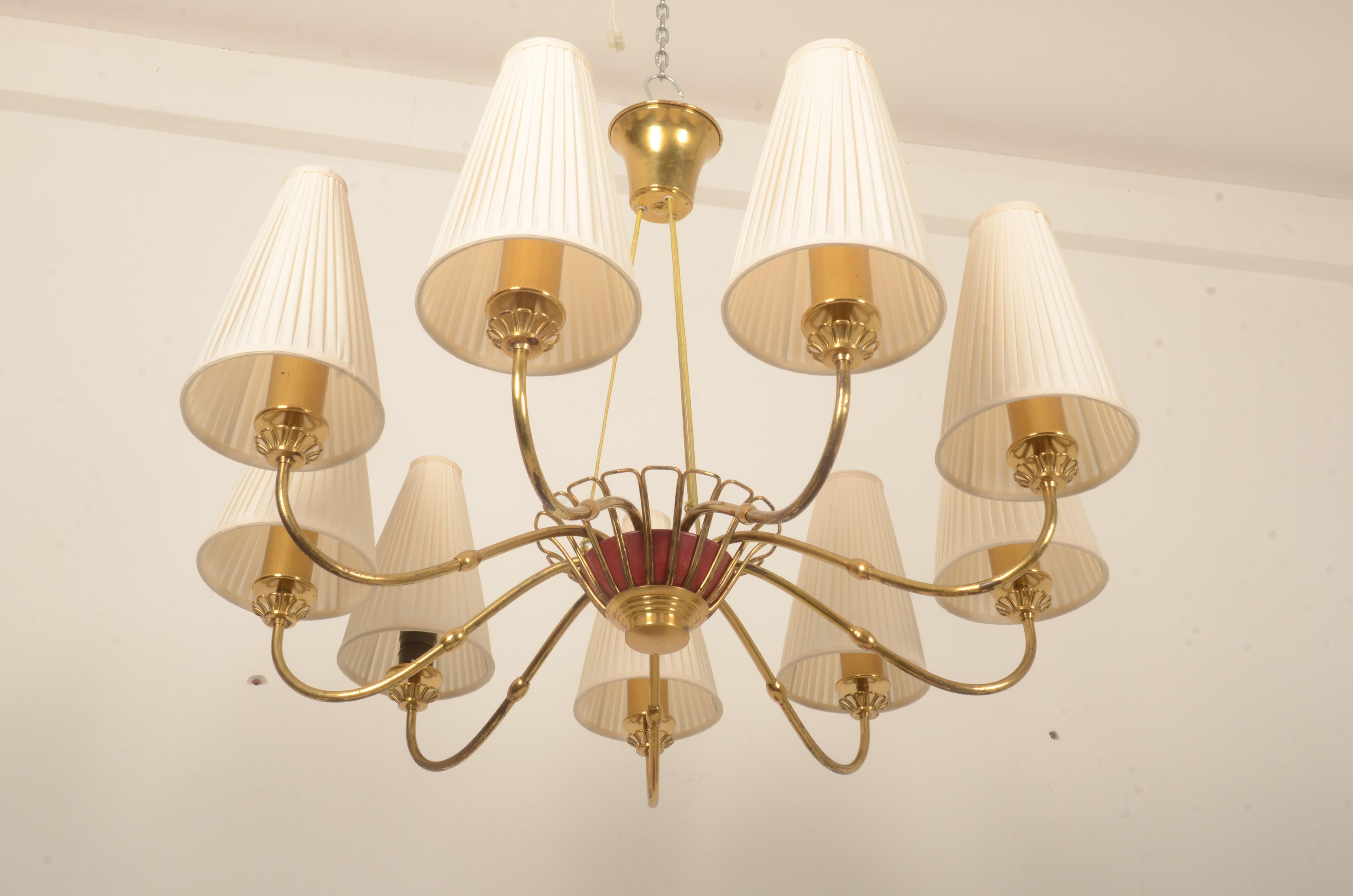 Grande lampadario Lyfa in ottone del Medioevo In condizioni discrete in vendita a Vienna, AT