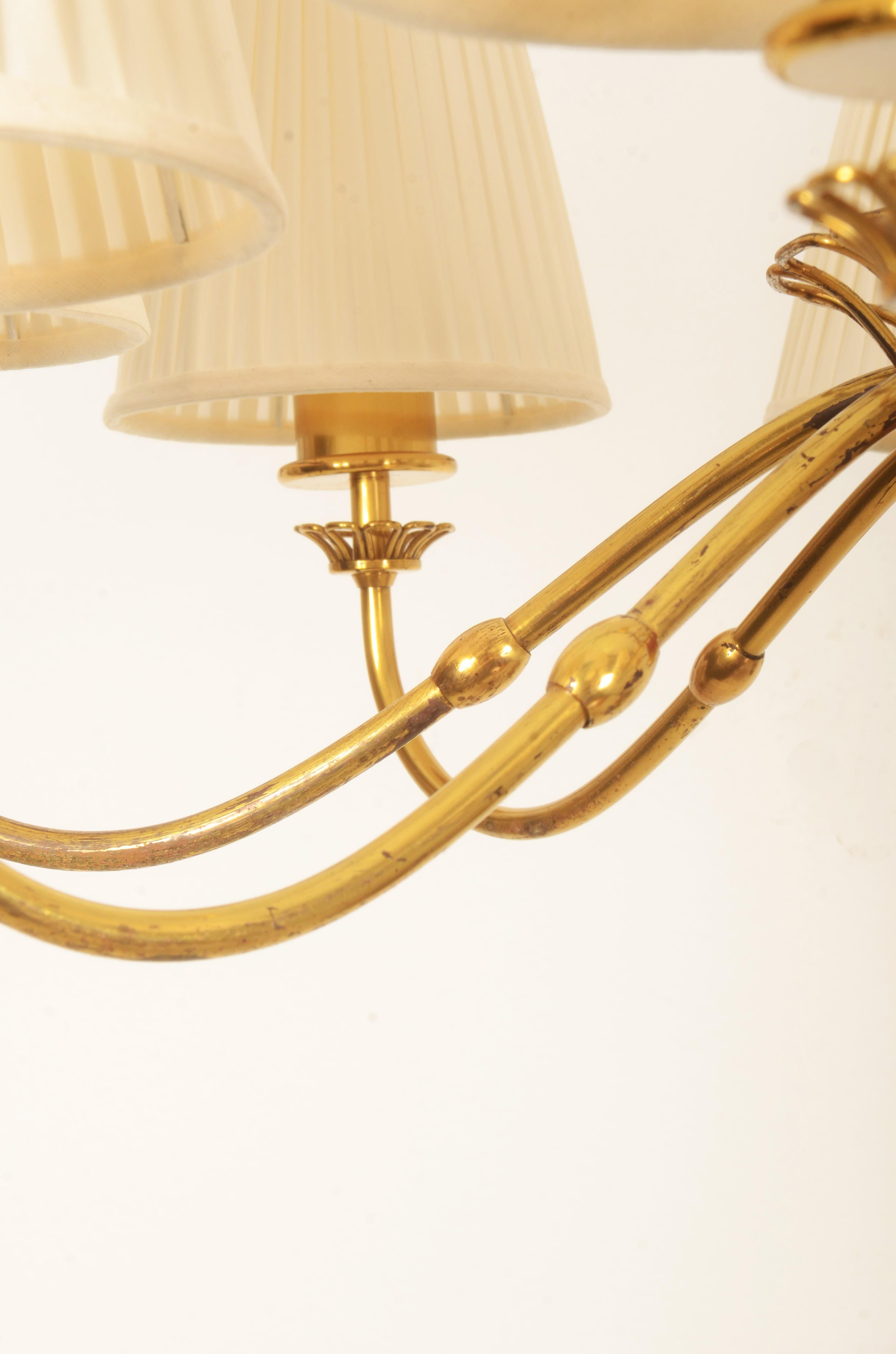 Ottone Grande lampadario Lyfa in ottone del Medioevo in vendita
