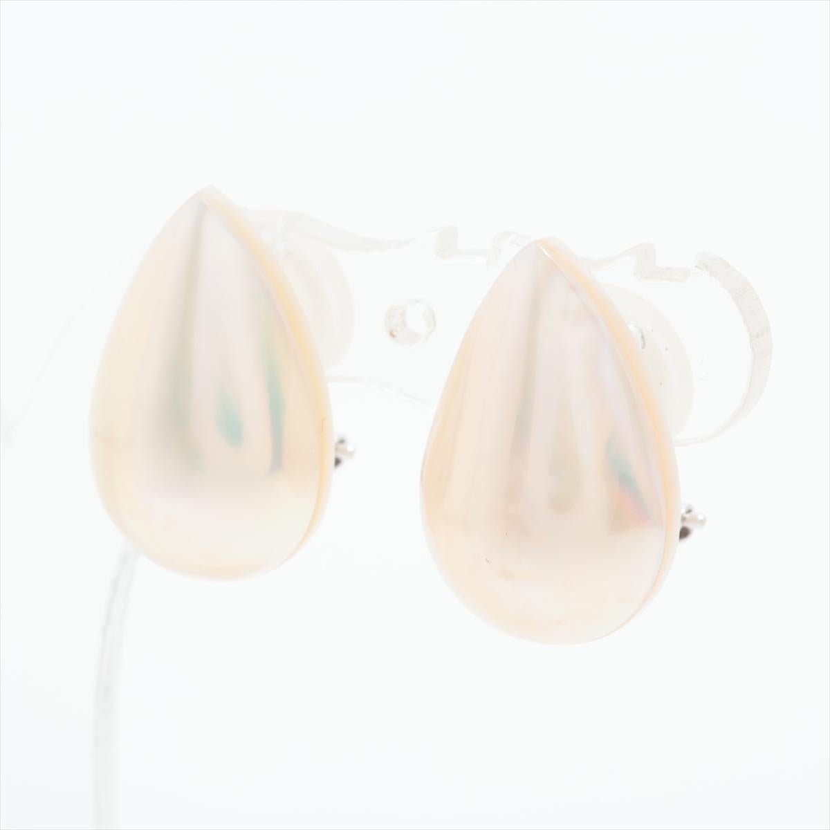 Magnifiques boucles d'oreilles à clip en perles de Mabe

Il s'agit d'un modèle non percé. Très agréable à porter. Un look époustouflant !


Détails :
Clips en or blanc 14k.
4,2 grammes de poids total
Les perles ont un lustre superposé
Perles Mabe de