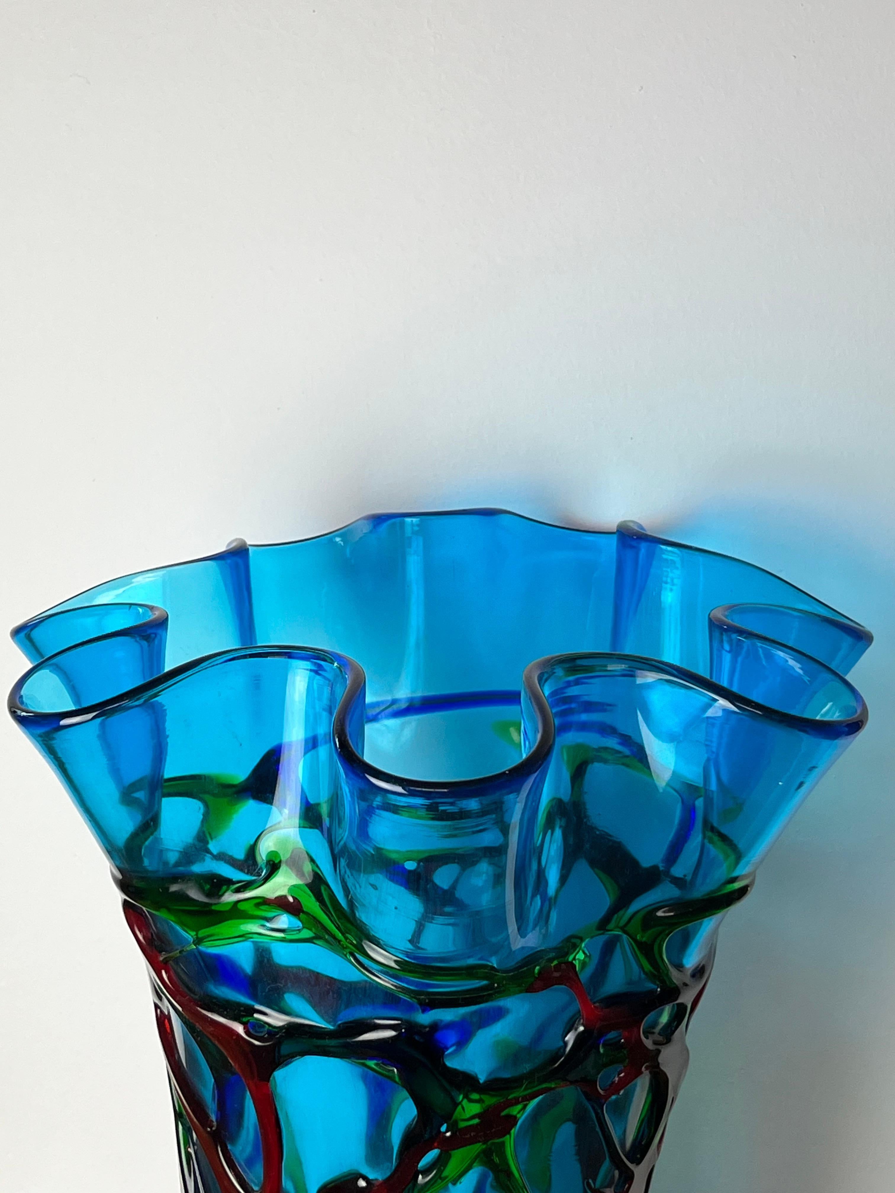 Italiano Grande vaso in vetro sommerso di Murano policromo di Maestri Muranesi della metà del secolo scorso, anni '50 in vendita