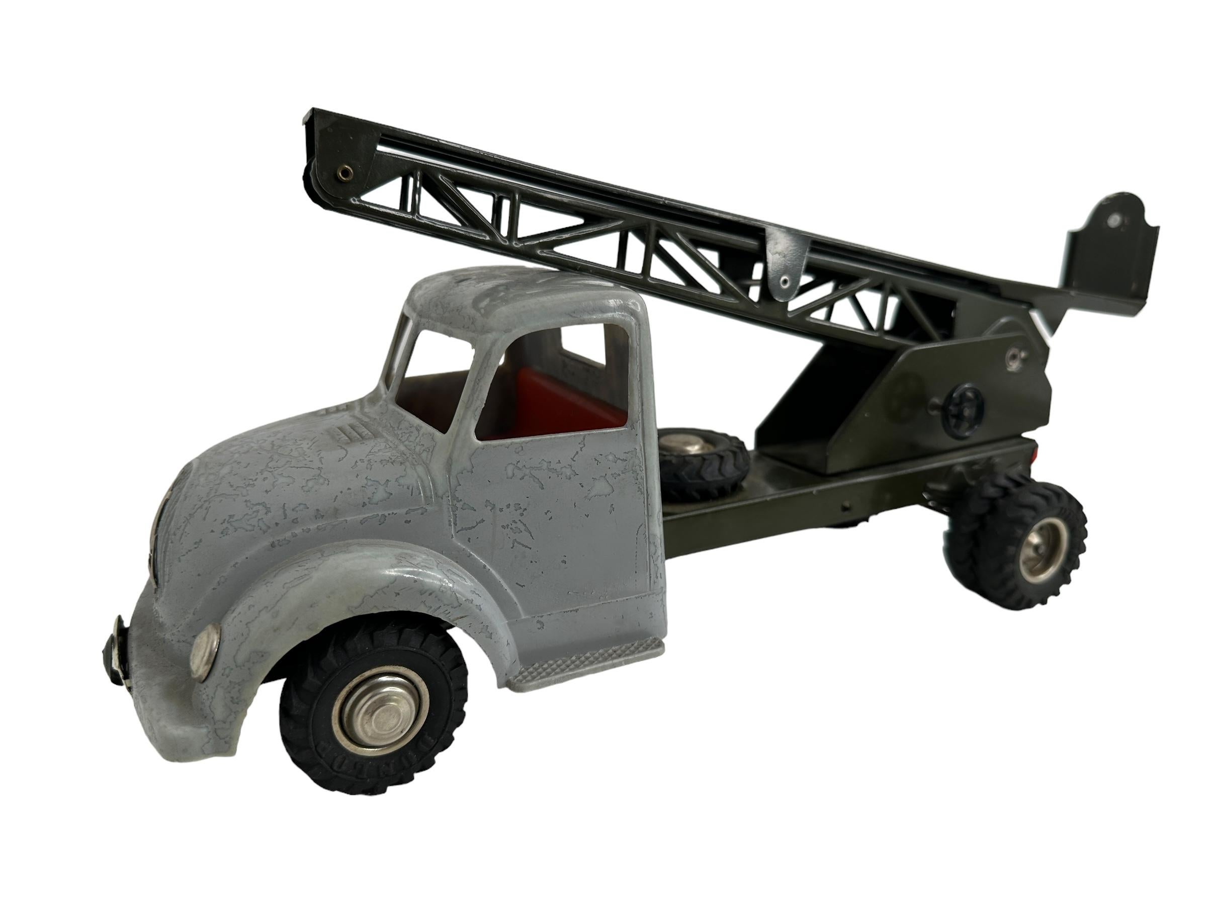 Großes Magirus Deutz Truck aus Kunststoff und Zinn, Vintage, Deutschland 1960er Jahre im Zustand „Gut“ im Angebot in Nuernberg, DE