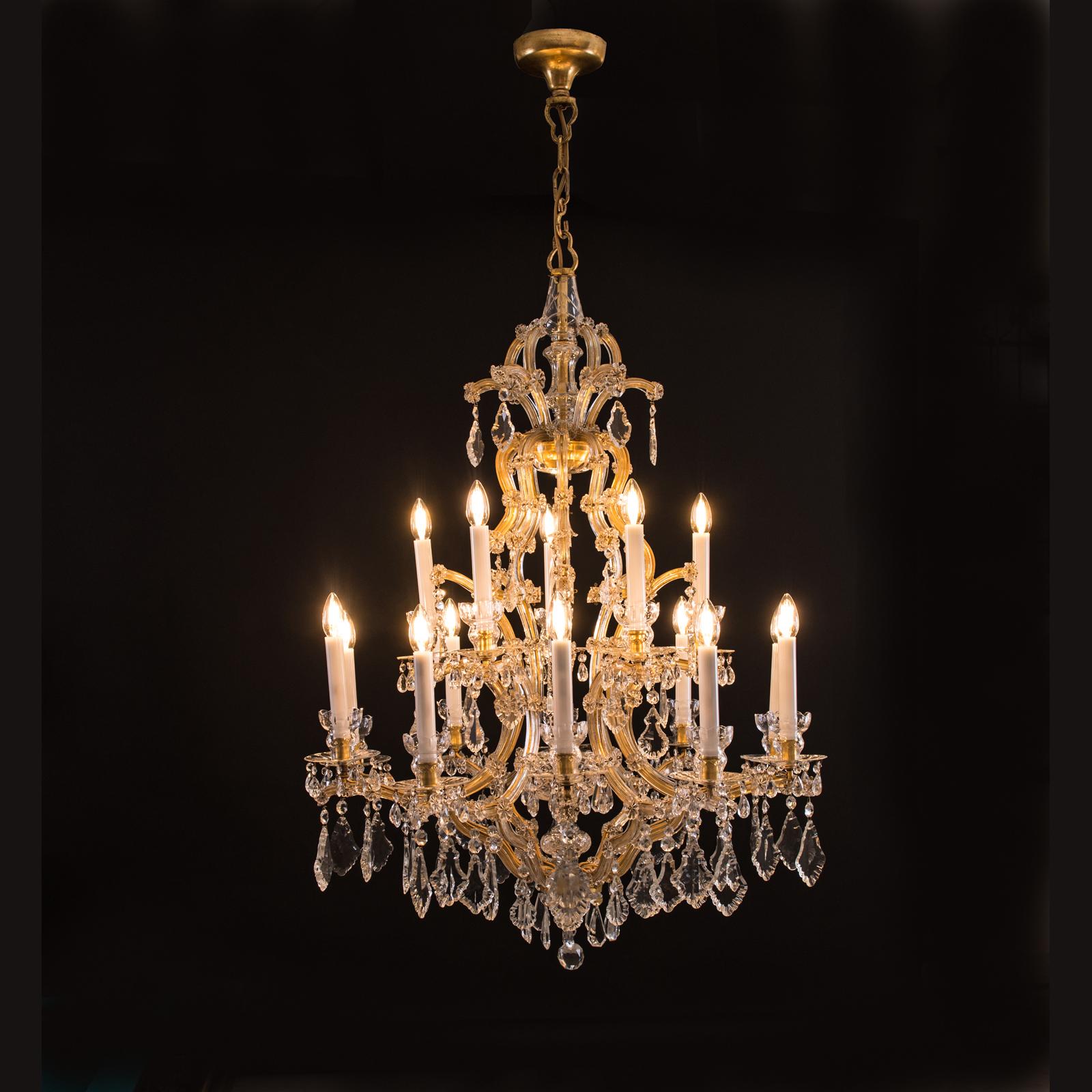 Lobmeyr/Zahn
Magnificent WOKA chandelier Maria Theresia style
Chandelier
1920 / original.