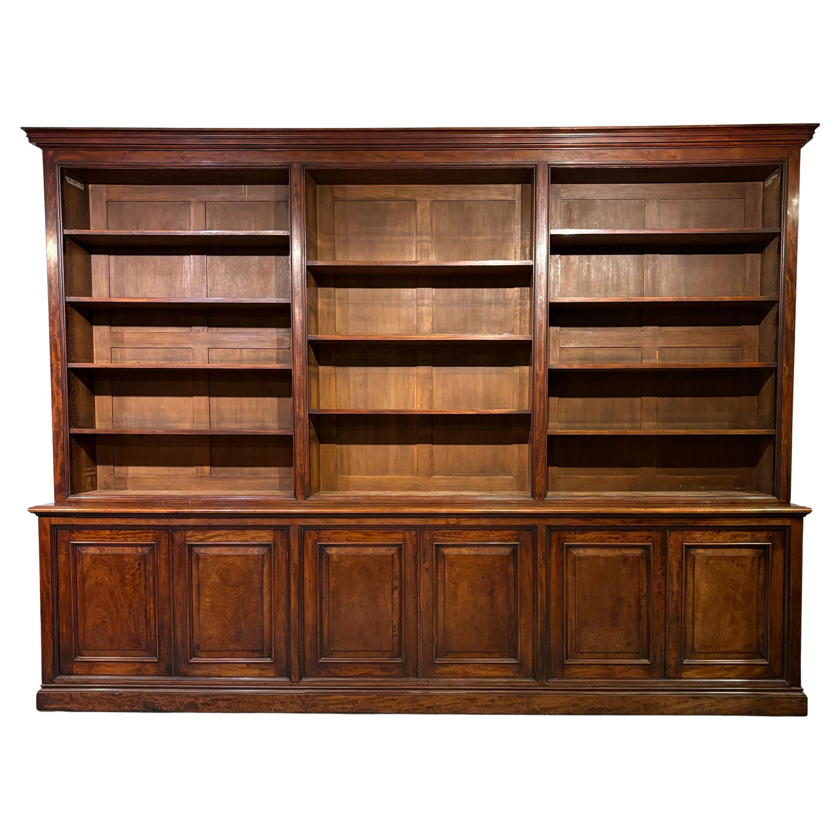 Grande libreria in mogano di Holland & Sons in vendita