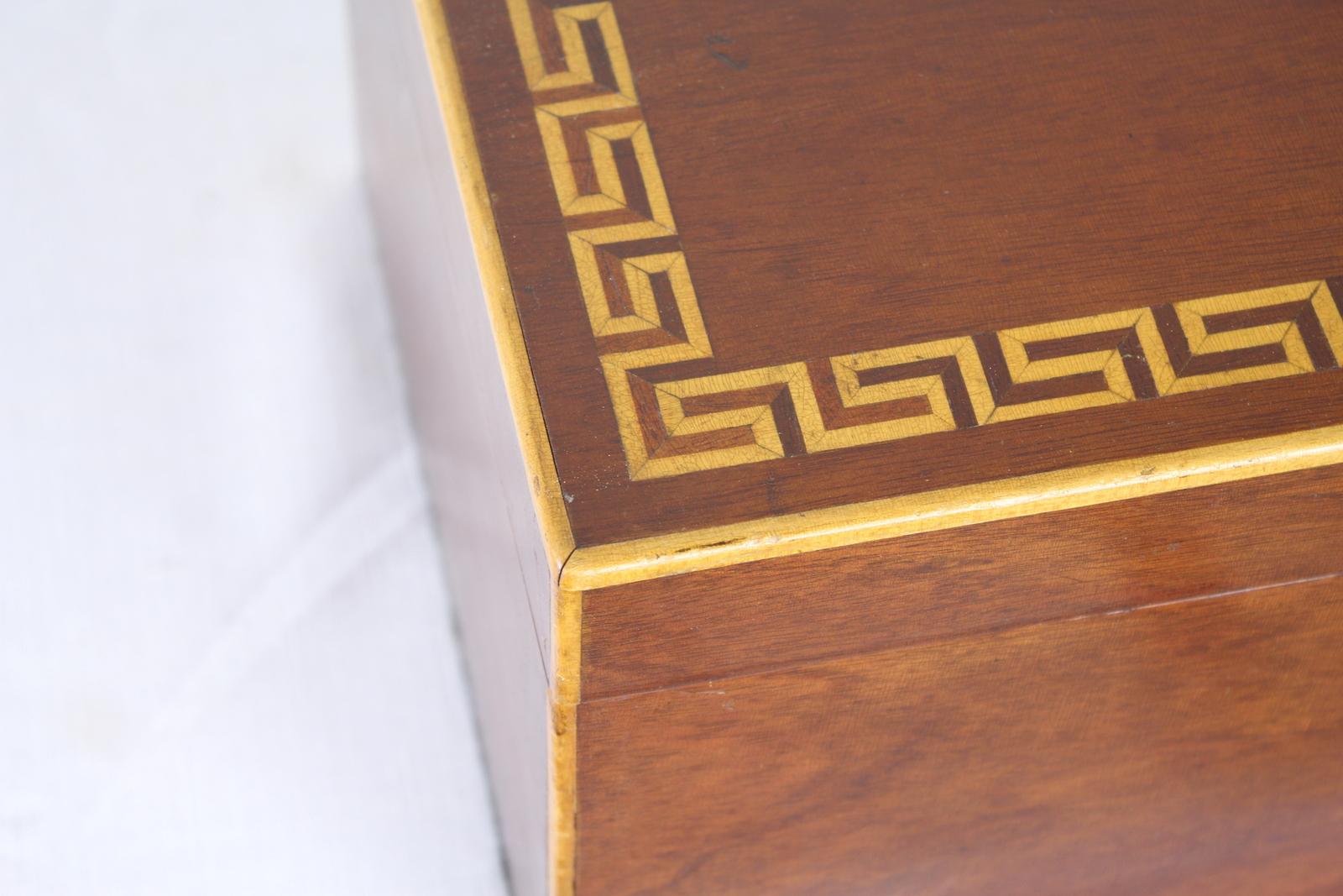 Inlay Large Mahogany Box Inlaid with Satinwood with a 