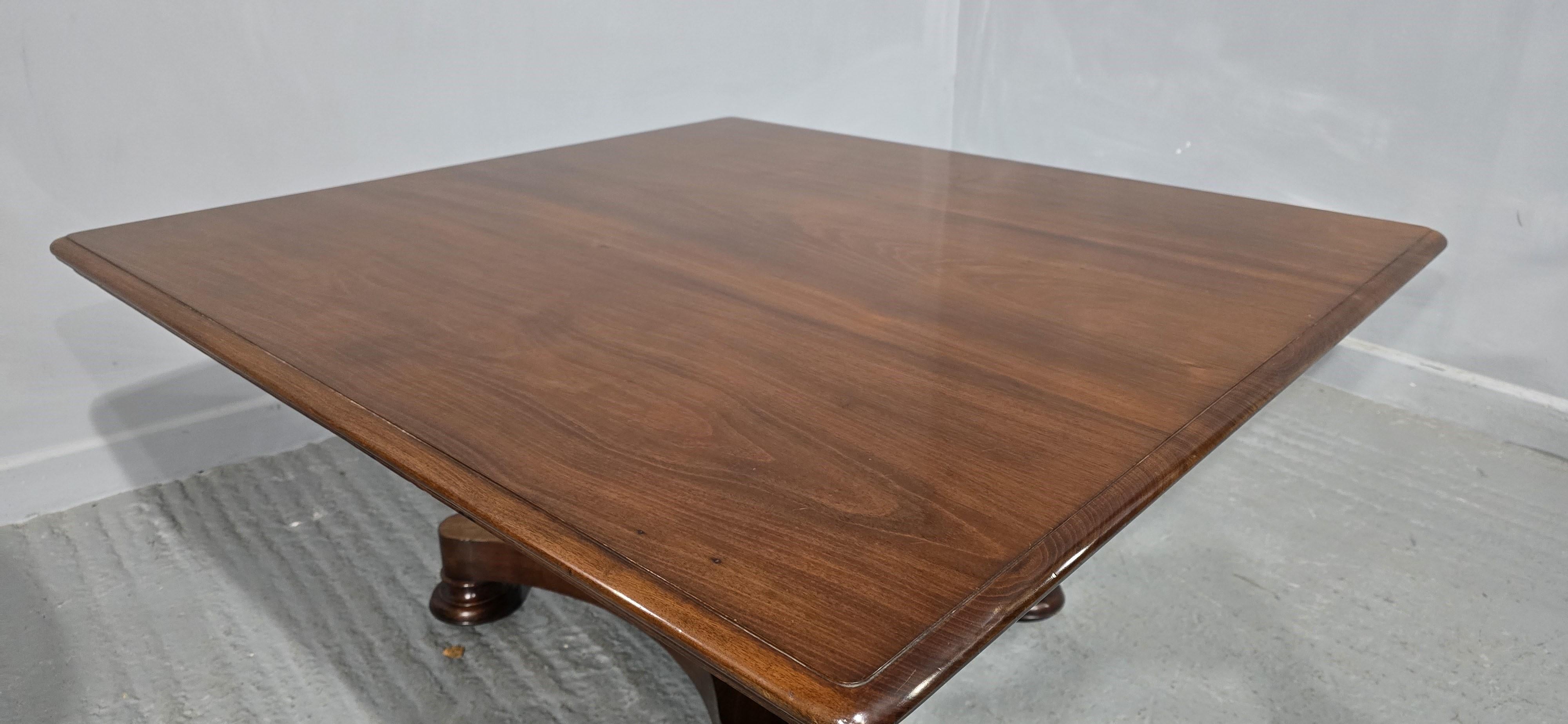 Grande table basse en acajou en vente 3