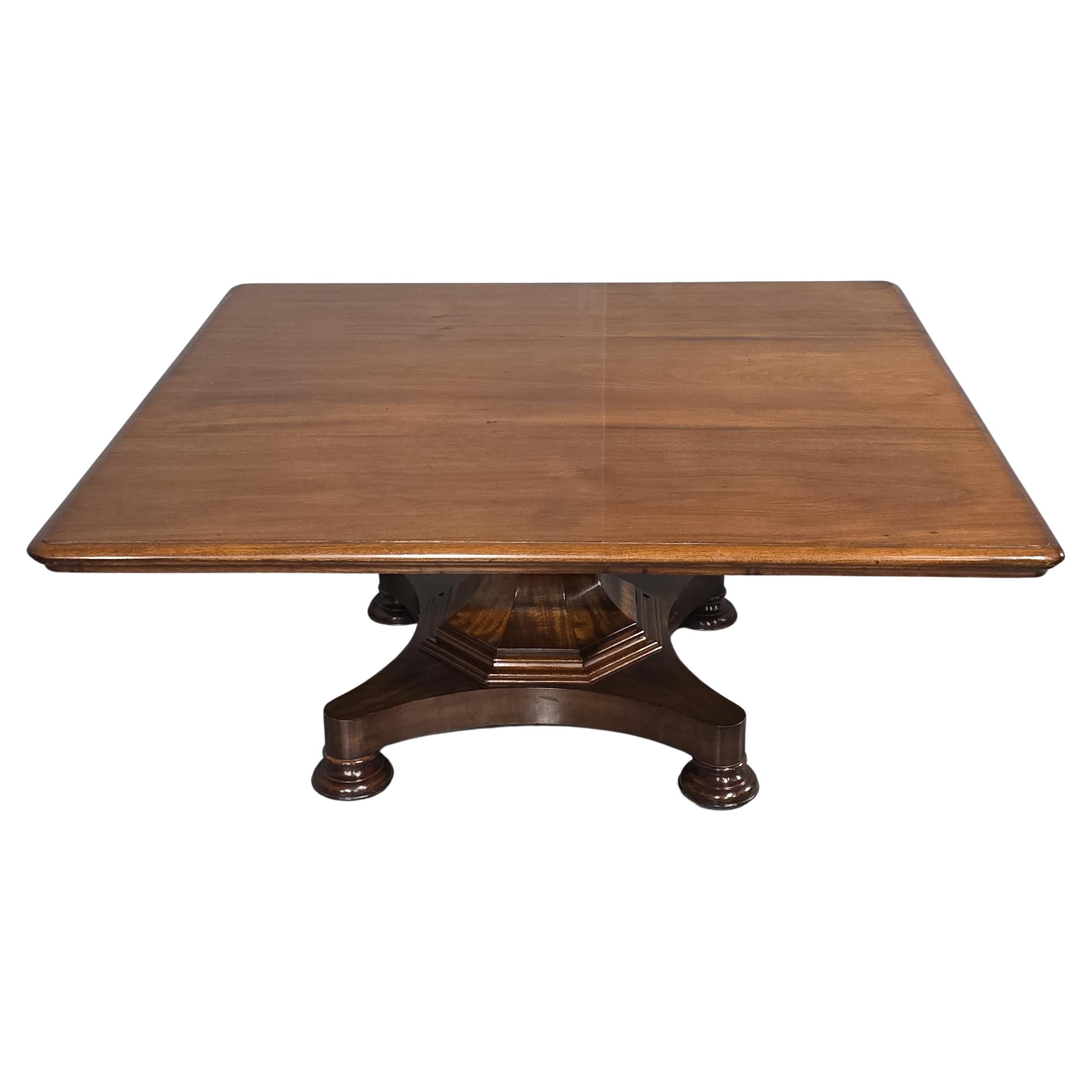 Grande table basse en acajou