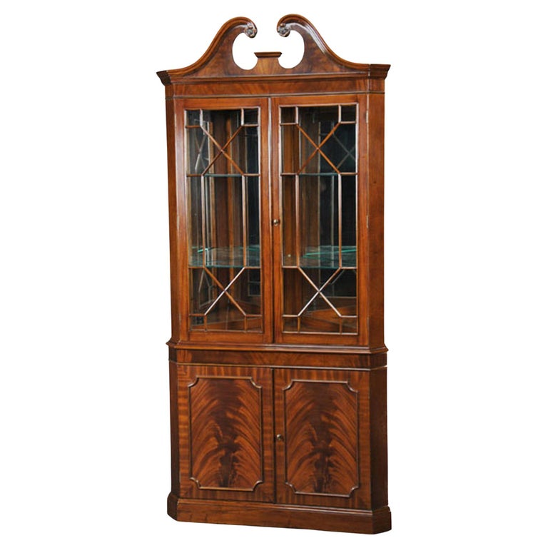 Large Mahogany Corner For Sale at 1stDibs