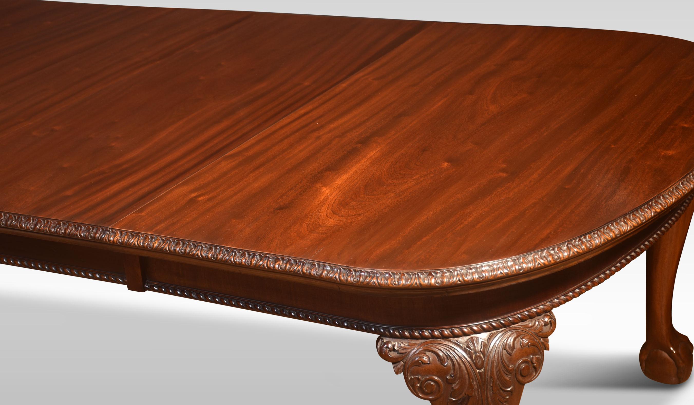 British Large mahogany dining table For Sale