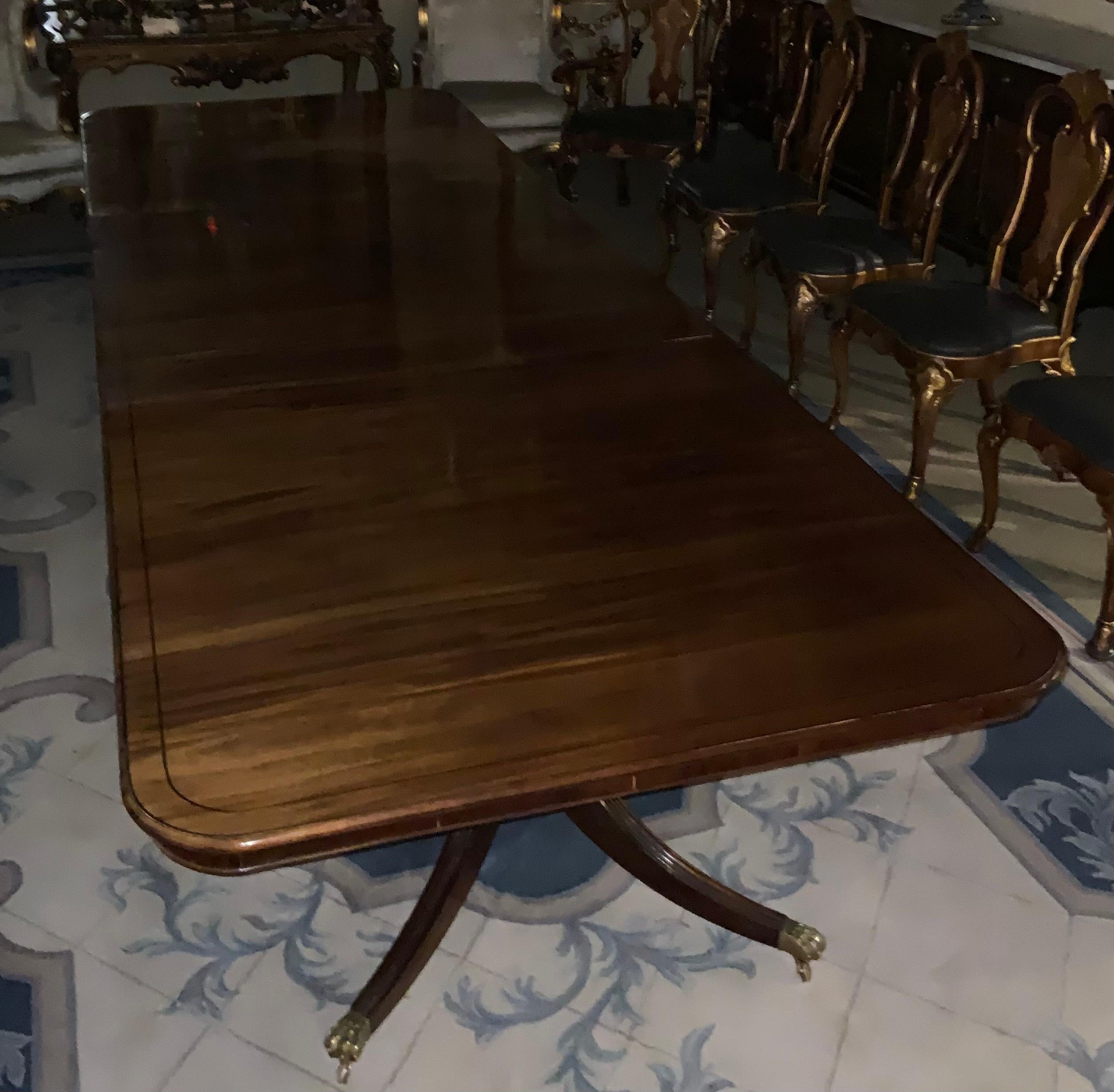 Large Mahogany English George III Period Triple Pedestal Dining Table For Sale 11