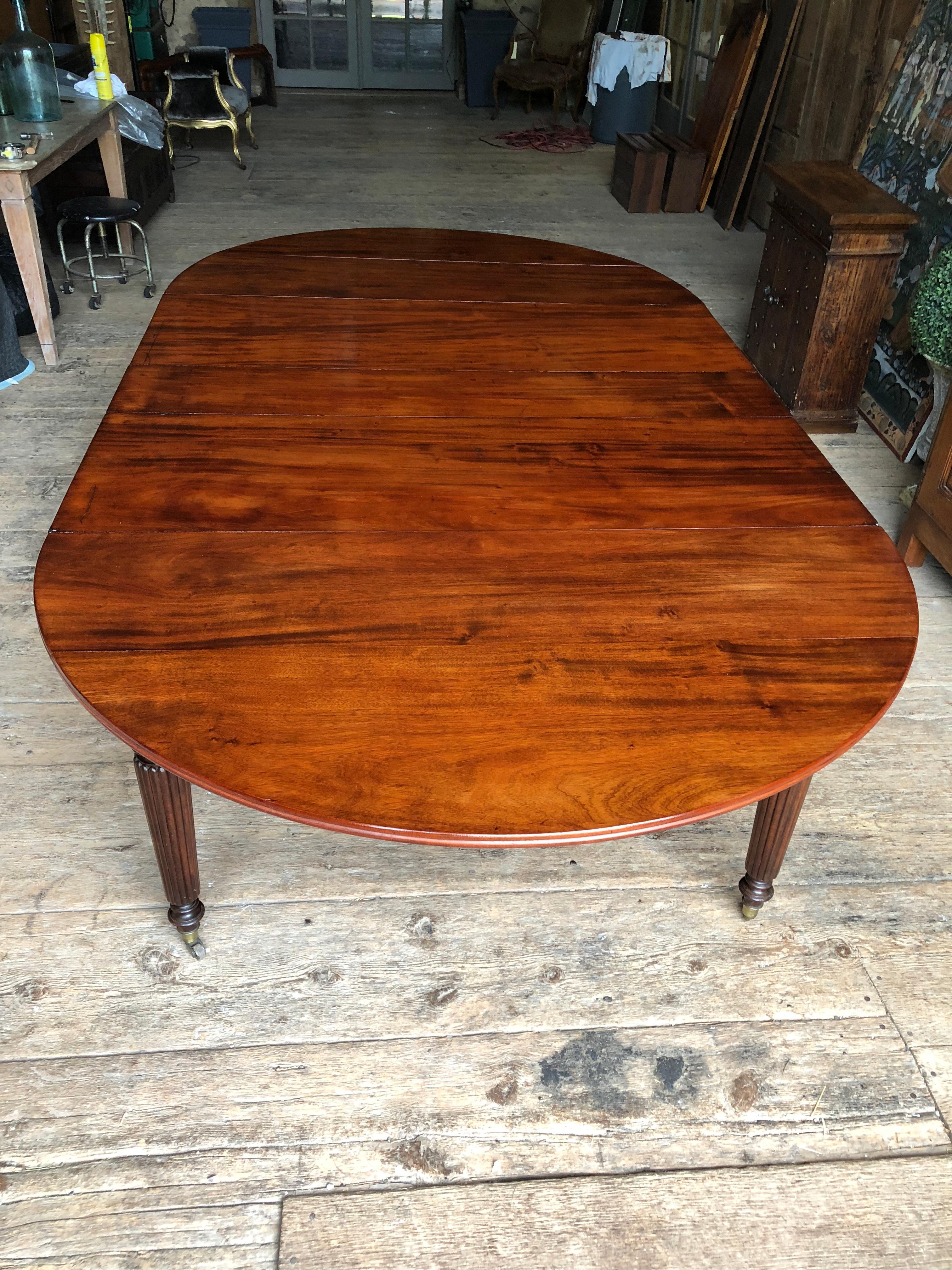 Large Mahogany Expanding Dining Table, French, 19th Century 6