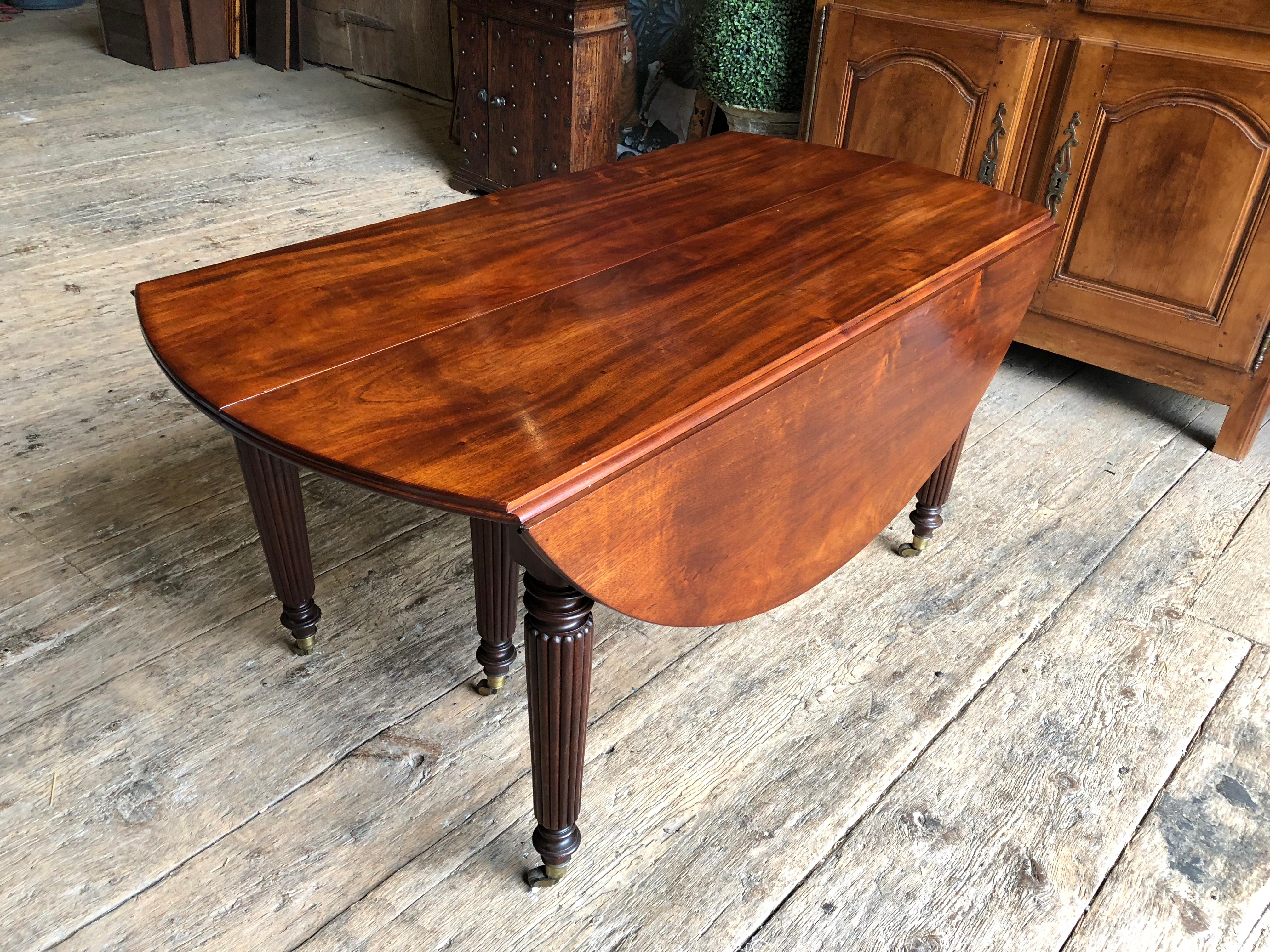 Large Mahogany Expanding Dining Table, French, 19th Century 10