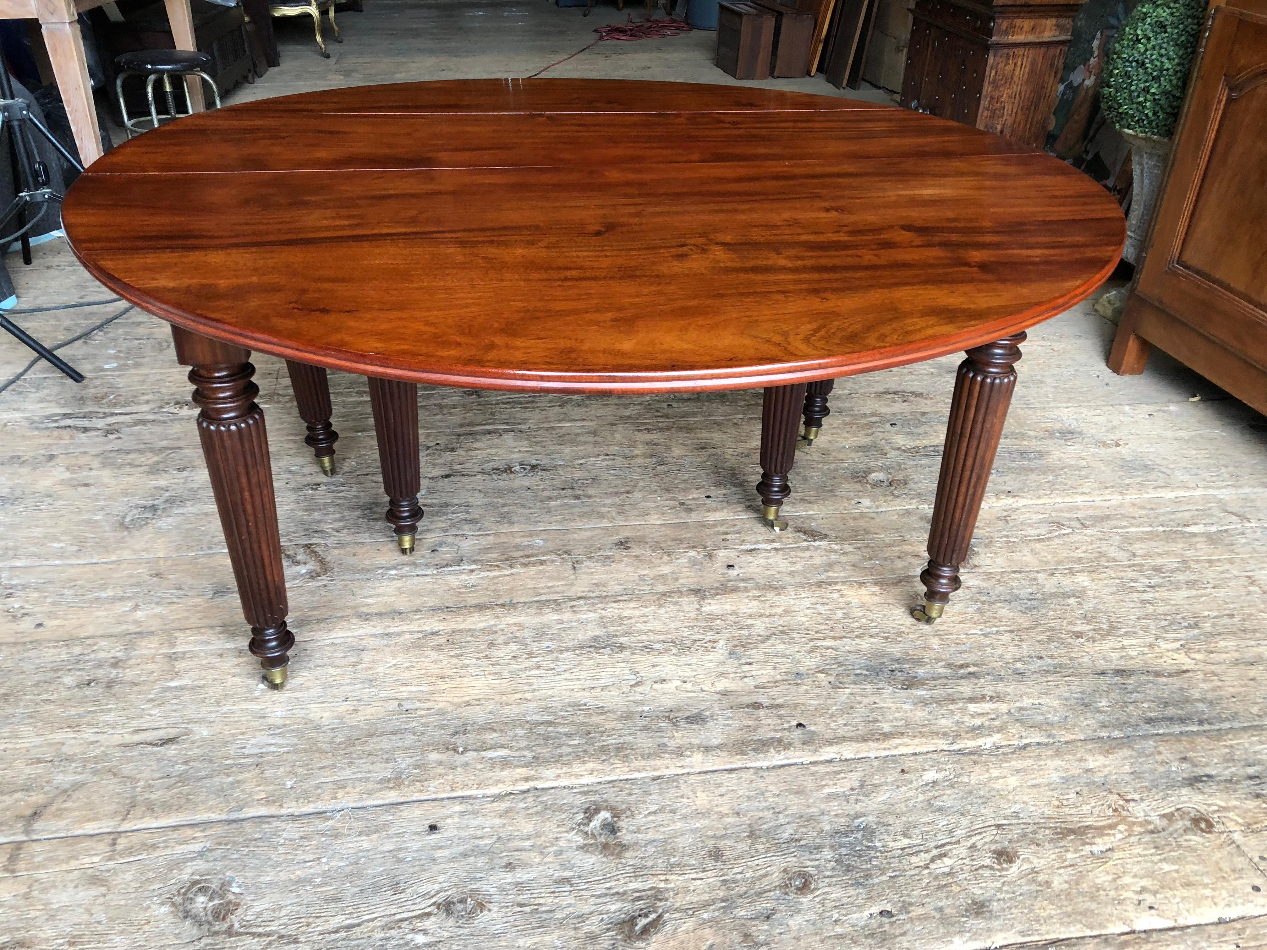 Large Mahogany Expanding Dining Table, French, 19th Century 11