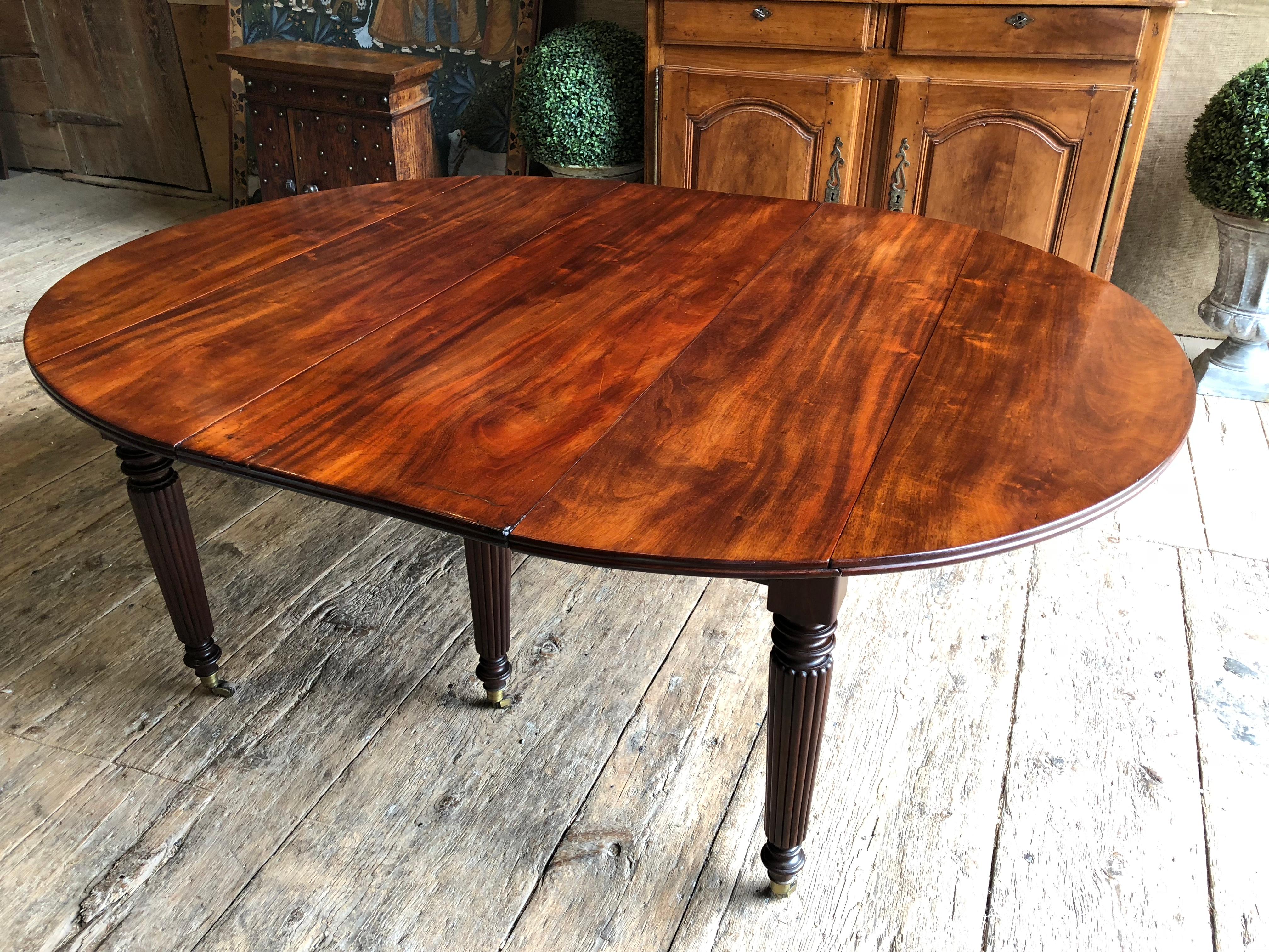 Large Mahogany Expanding Dining Table, French, 19th Century 13