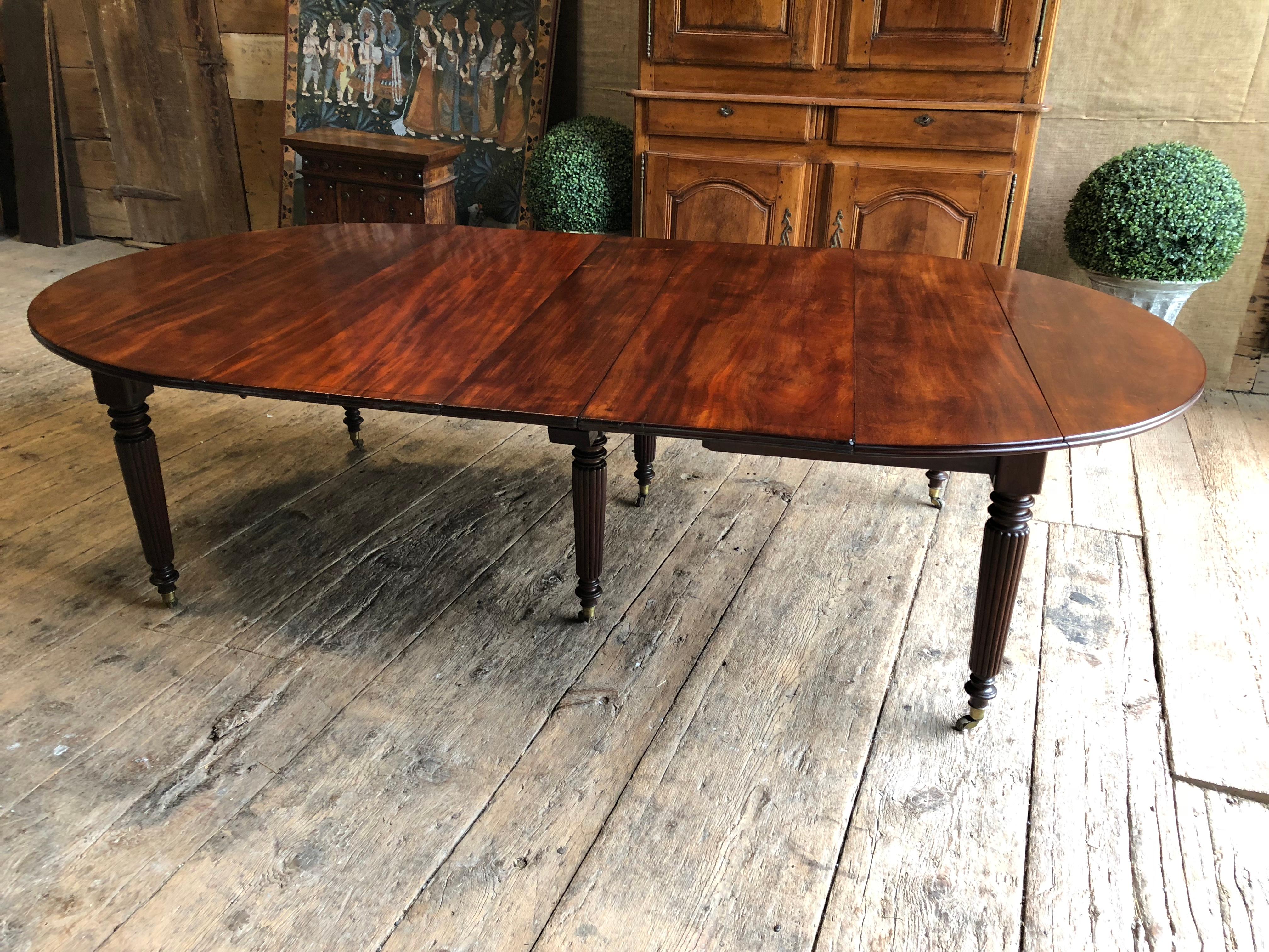 Large Mahogany Expanding Dining Table, French, 19th Century 4