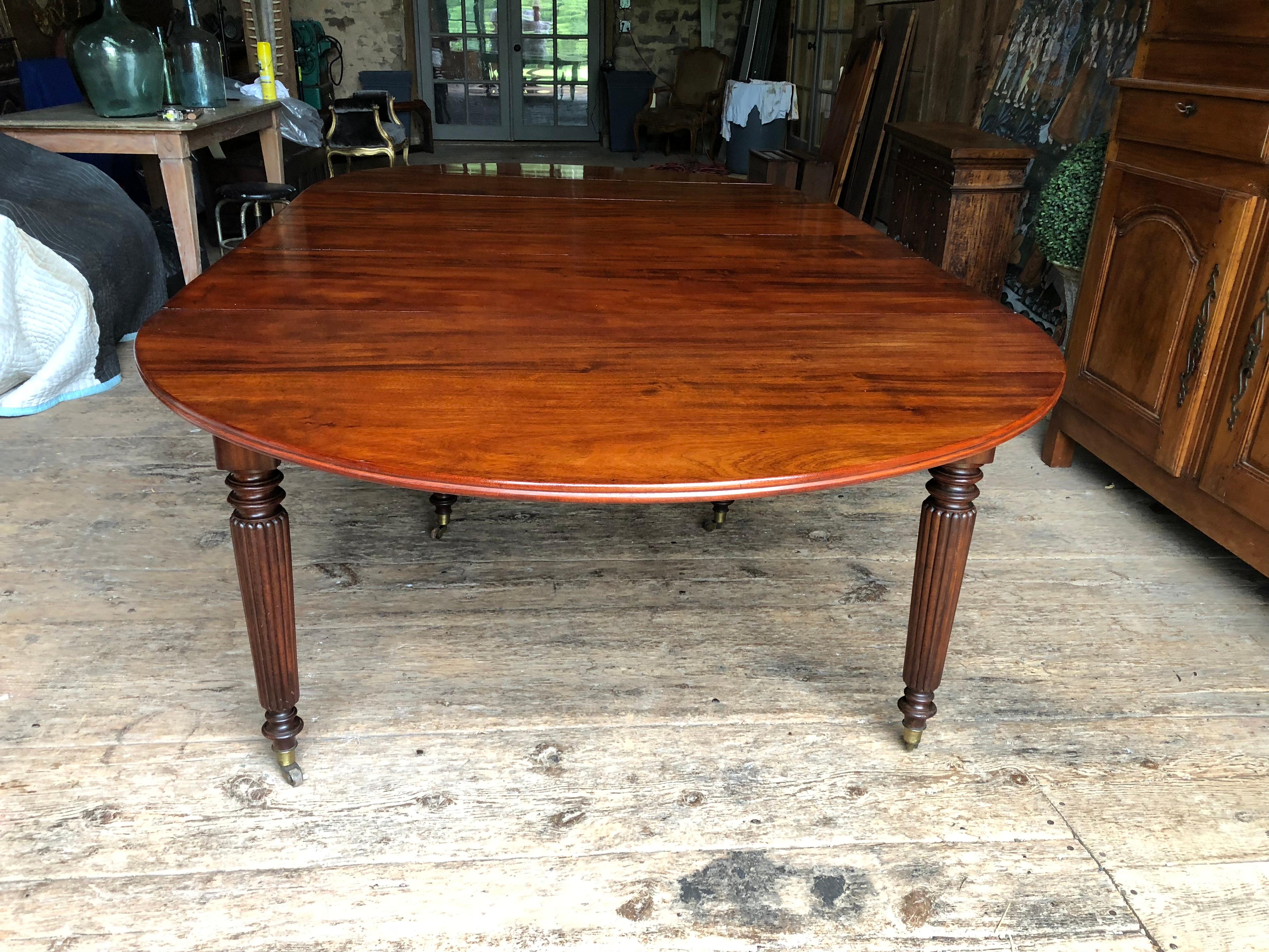 Large Mahogany Expanding Dining Table, French, 19th Century 5