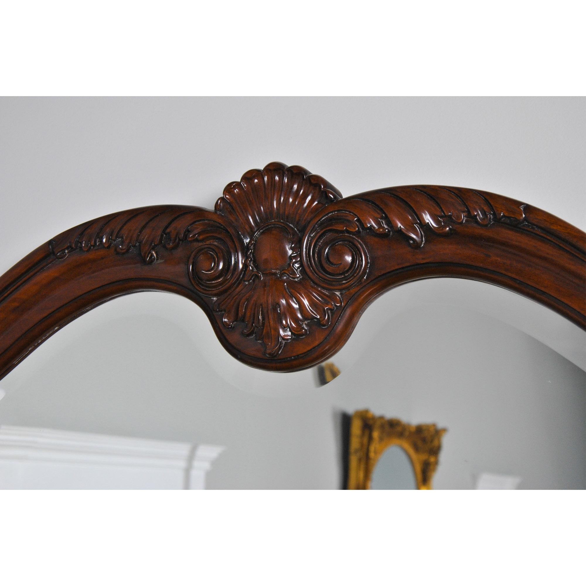 Chippendale Grande specchio in mogano in vendita