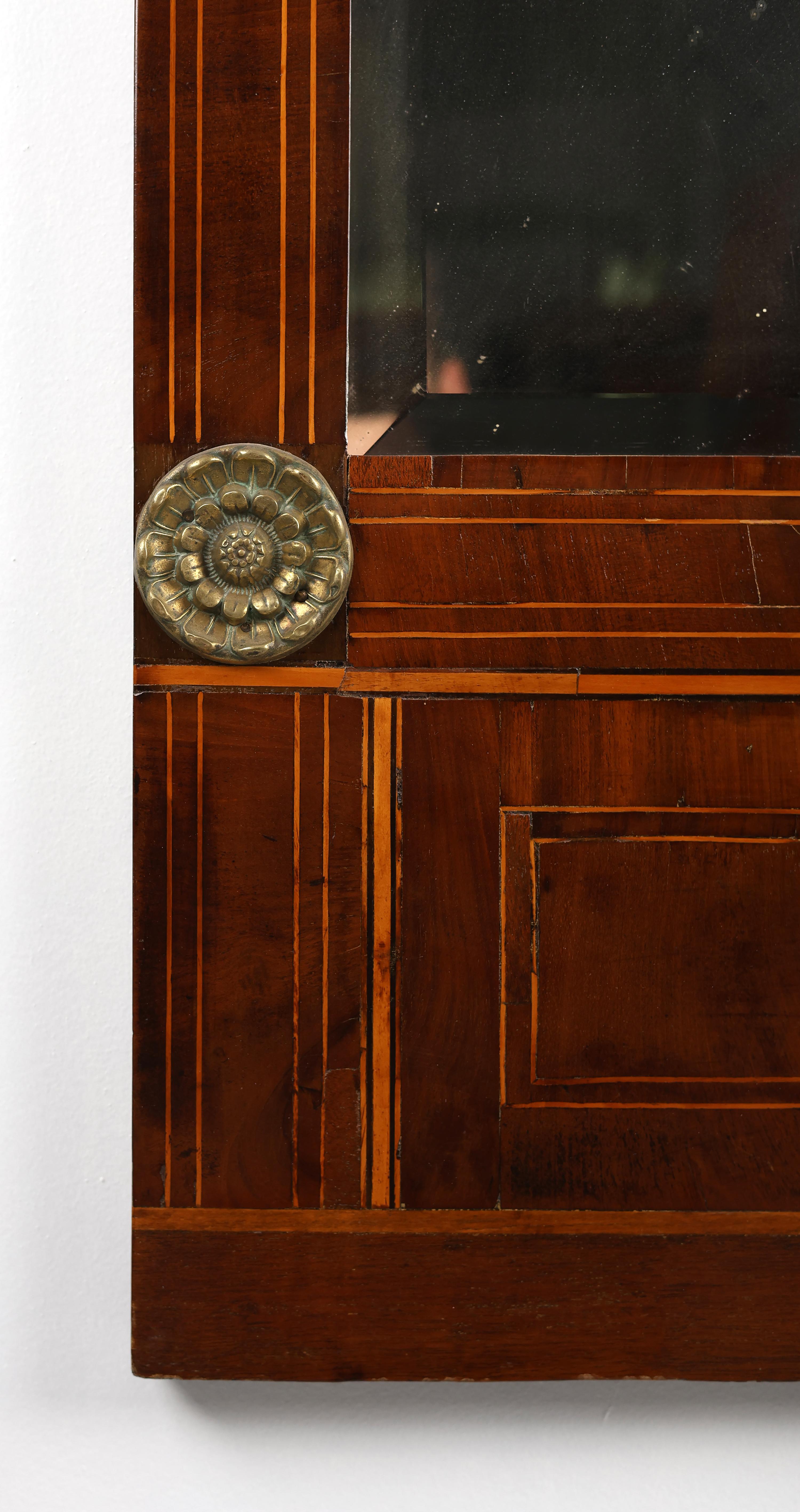 Grand miroir mural en acajou avec incrustations et bronze doré - 19e siècle en vente 3
