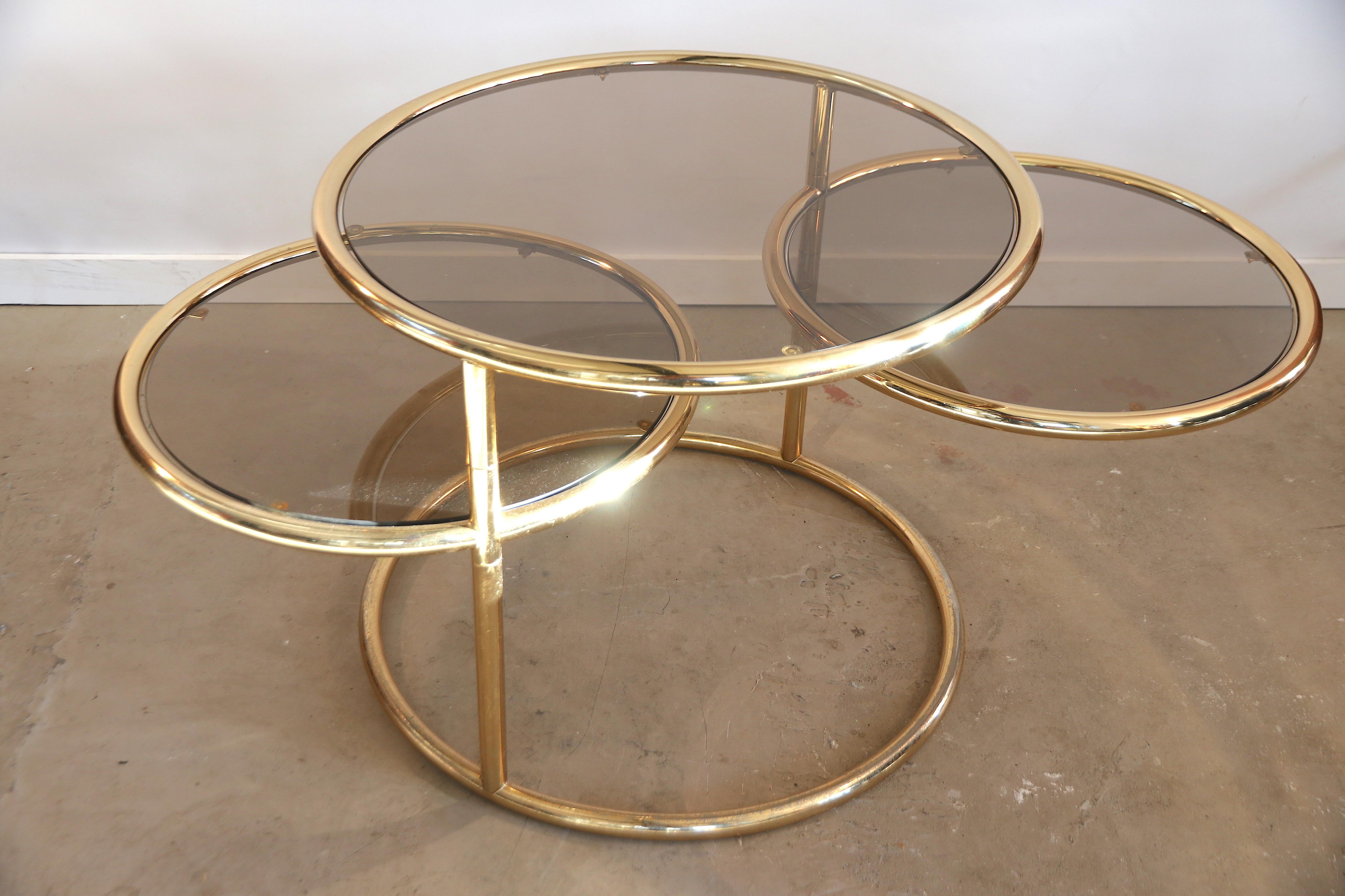 Large Maison Jansen Style Gold-Plated 3-Tier Turning Top Side Table In Excellent Condition For Sale In Amsterdam, NL