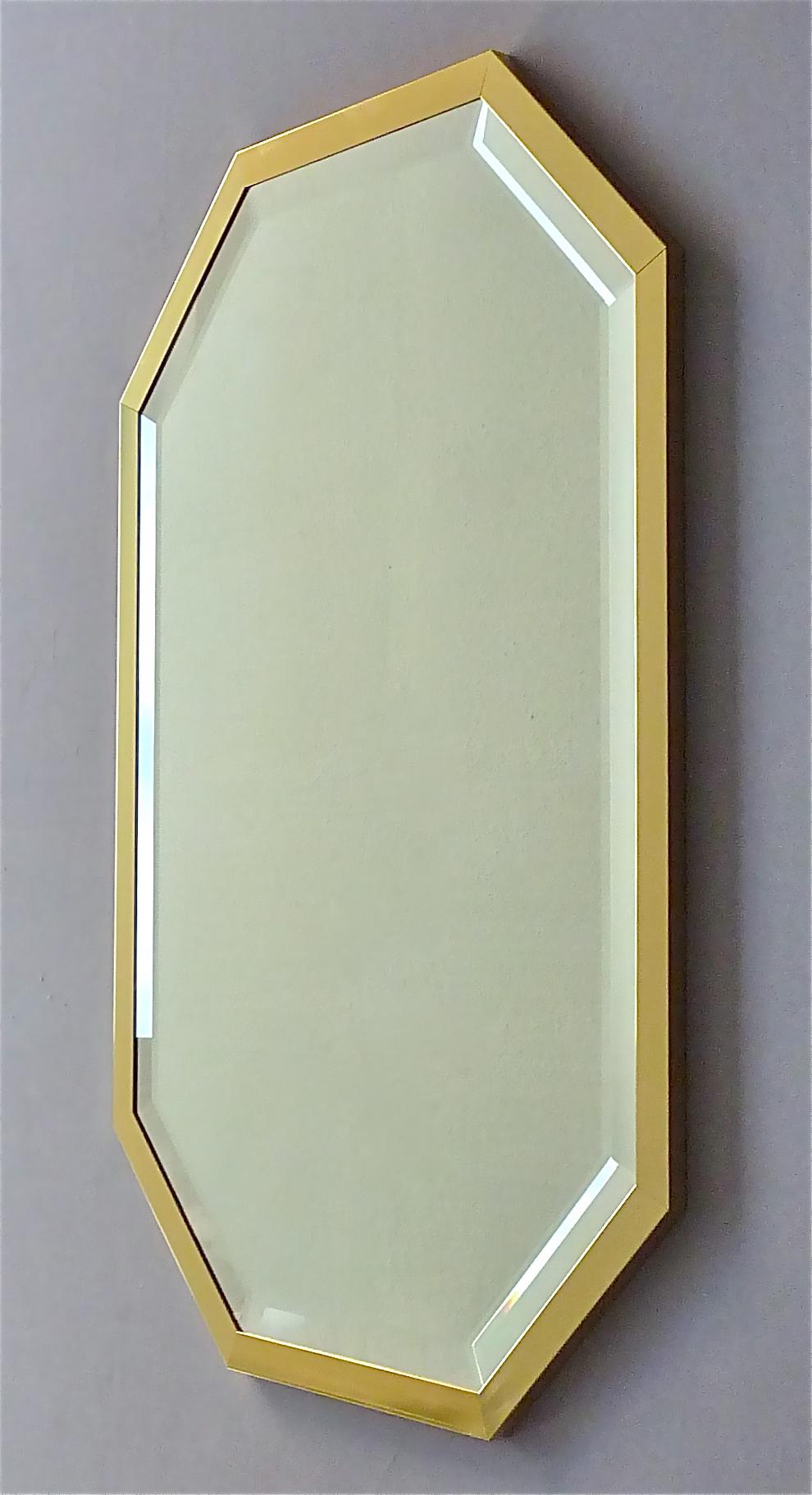 Large Maison Jansen Style Mirror Octagonal Gilt Brass Faceted Glass Crespi Rizzo In Good Condition For Sale In Nierstein am Rhein, DE