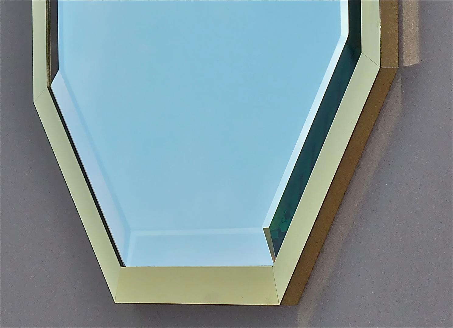 Cristal Grand miroir octogonal en laiton doré à facettes Crespi Rizzo de la Maison Jansen en vente