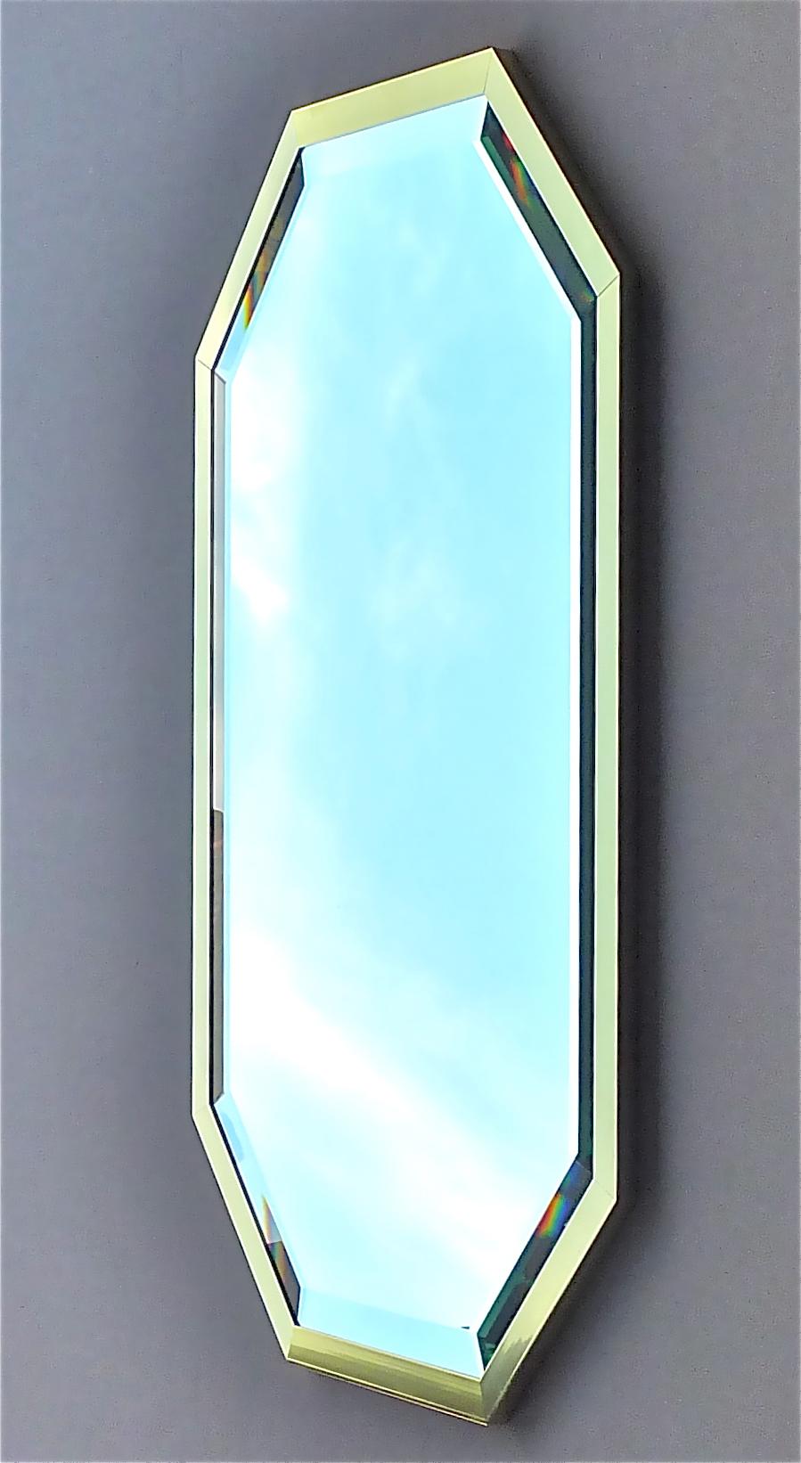 Großer Spiegel im Maison Jansen Stil Achteckig Vergoldetes Messing Facettiertes Glas Crespi Rizzo im Angebot 3