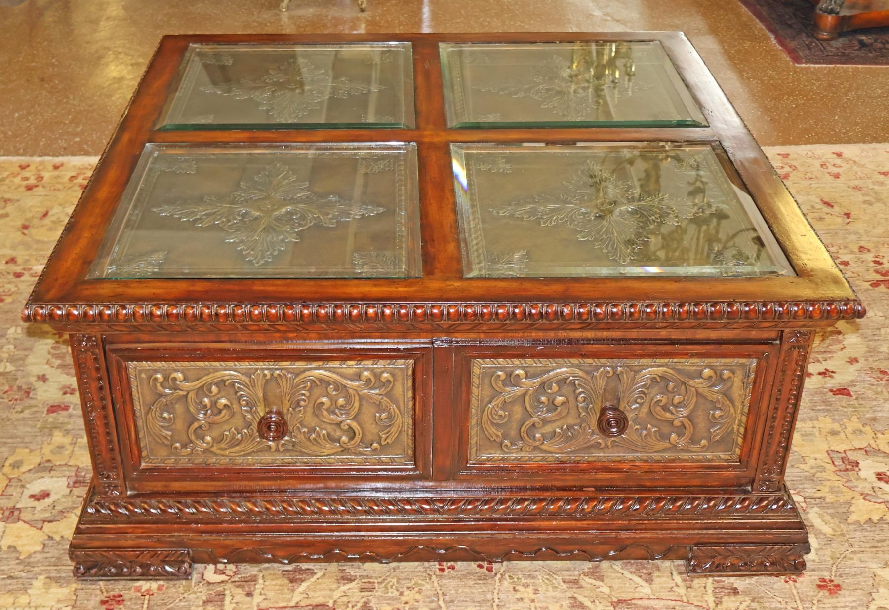 Mesa baja grande Maitland Smith de cobre y caoba envejecida 

Dimensiones : 50