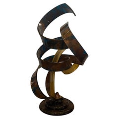 Gran y majestuosa escultura abstracta posmoderna de lucita, obra de Shlomi Haziza