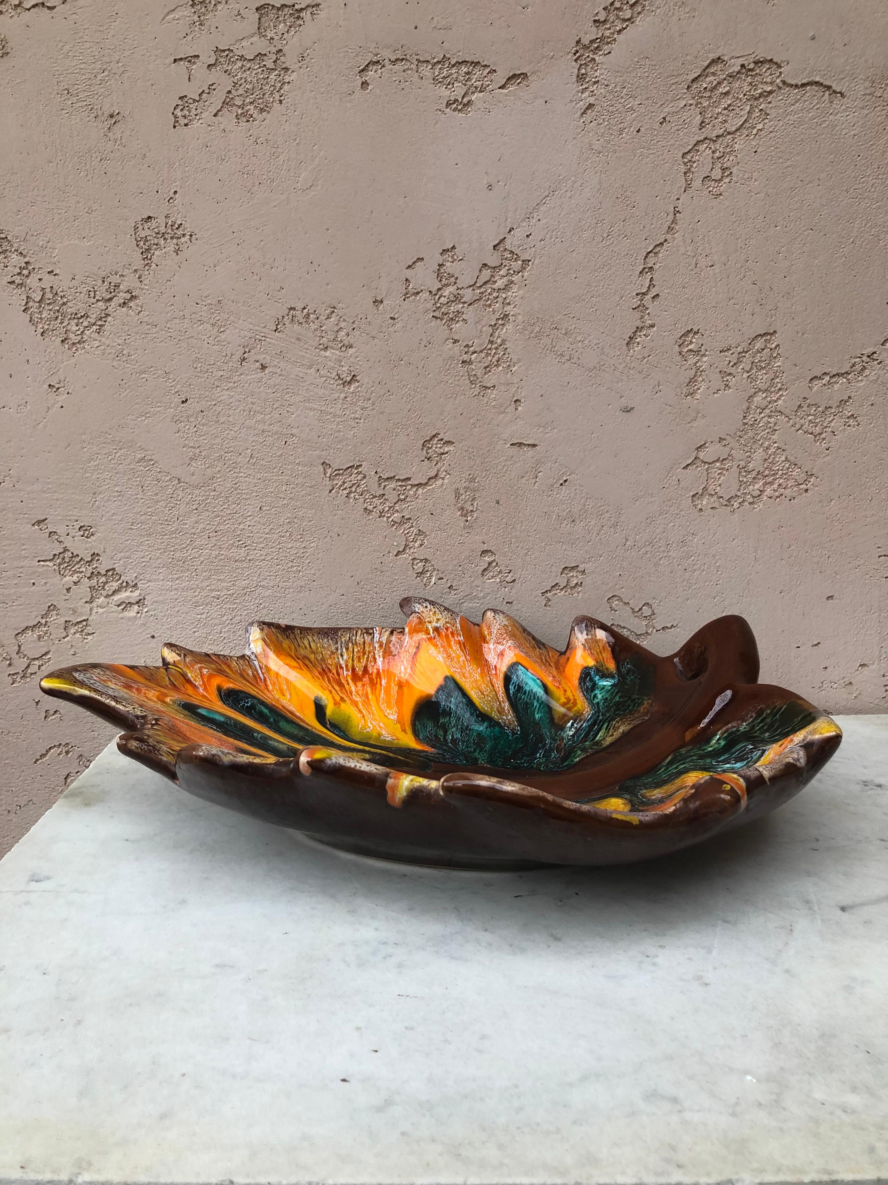 Large Majolica Leaf Platter Vallauris circa 1950 In Good Condition For Sale In Austin, TX