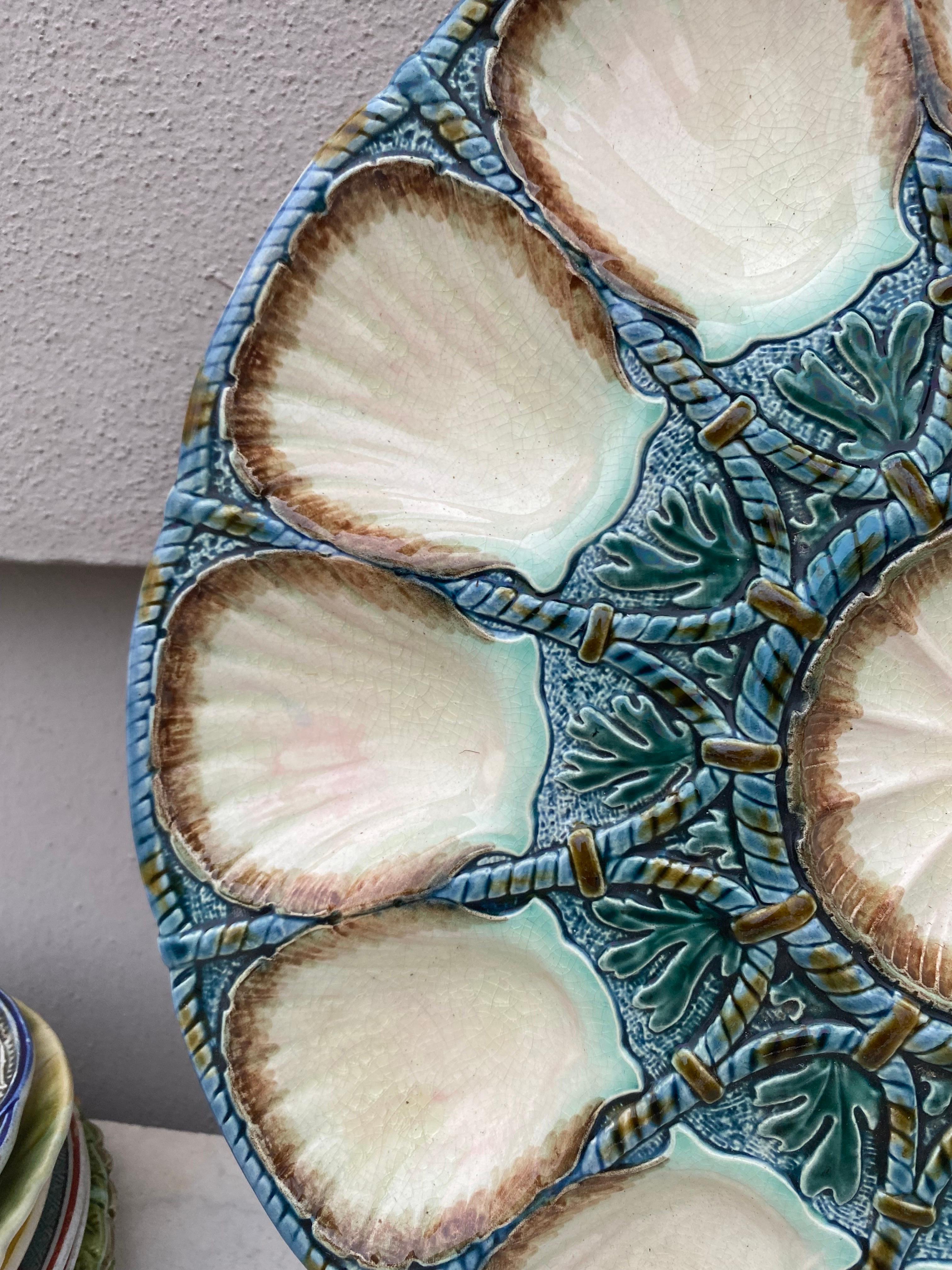 French Large Majolica Oyster Platter Sarreguemines Circa 1870 For Sale