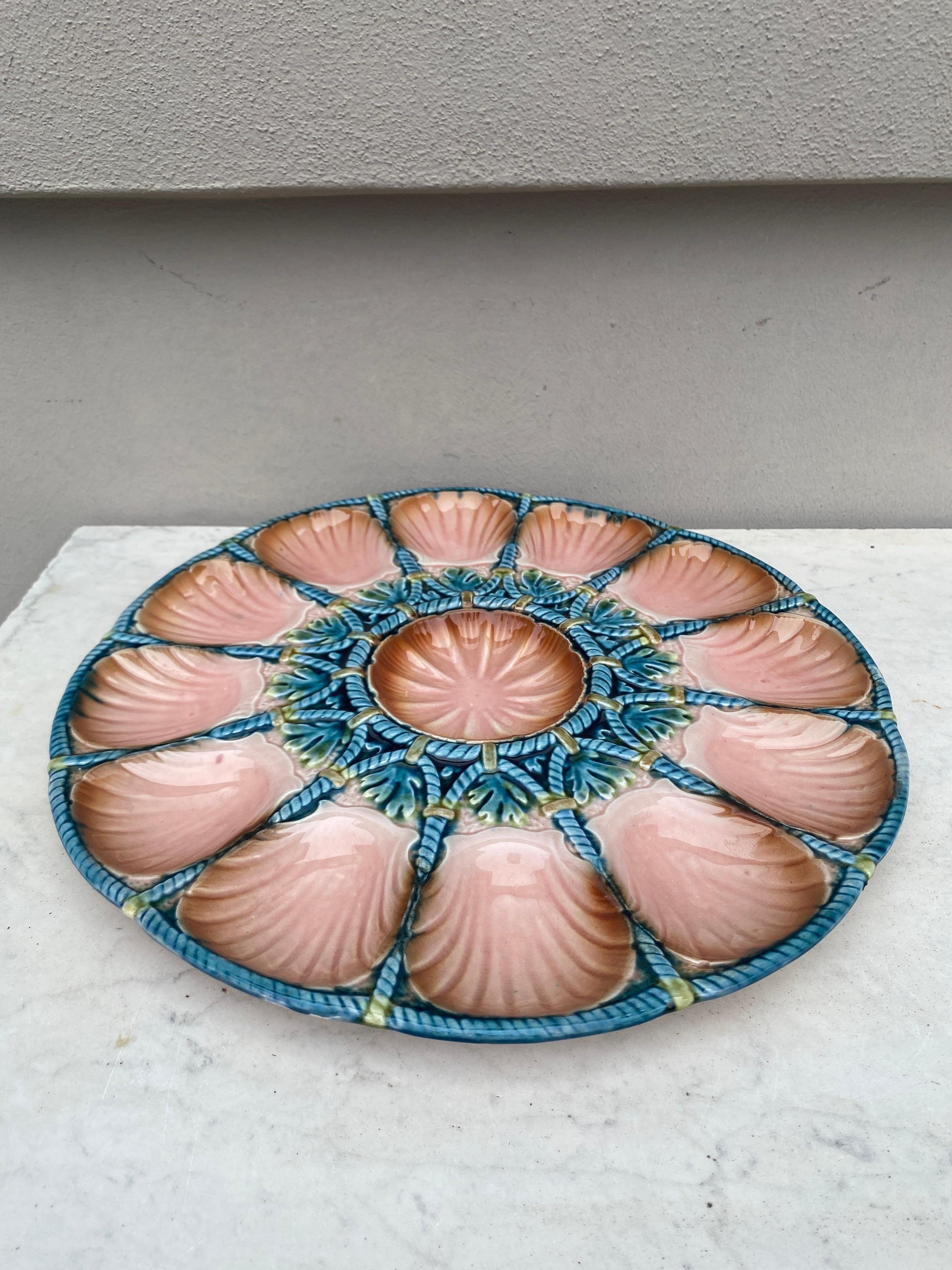 Large French Majolica oyster platter signed Sarreguemines circa 1920.
Diameter / 14.5