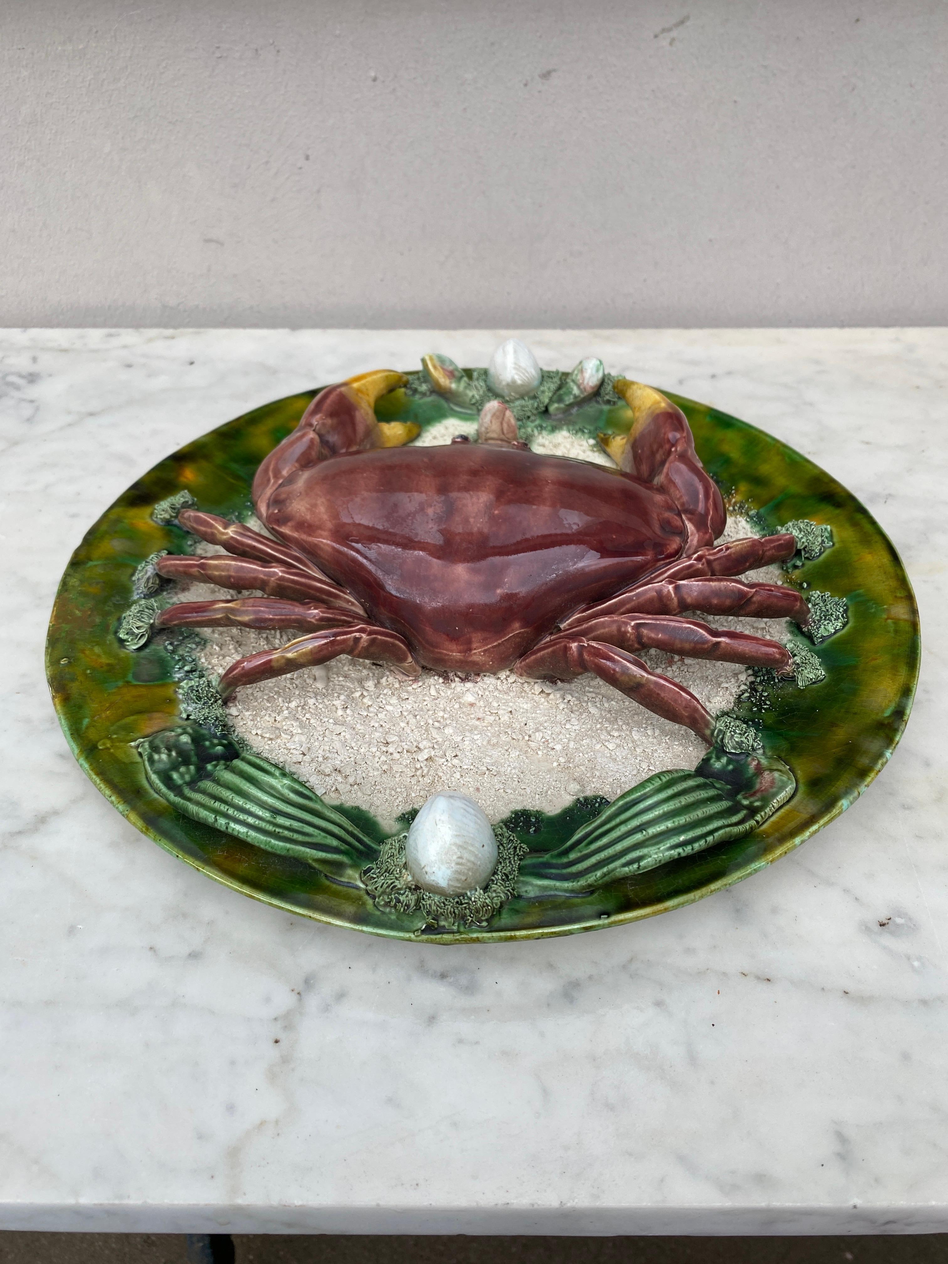 Large Majolica Palissy Portuguese Crab Wall Platter, circa 1940 In Good Condition For Sale In Austin, TX