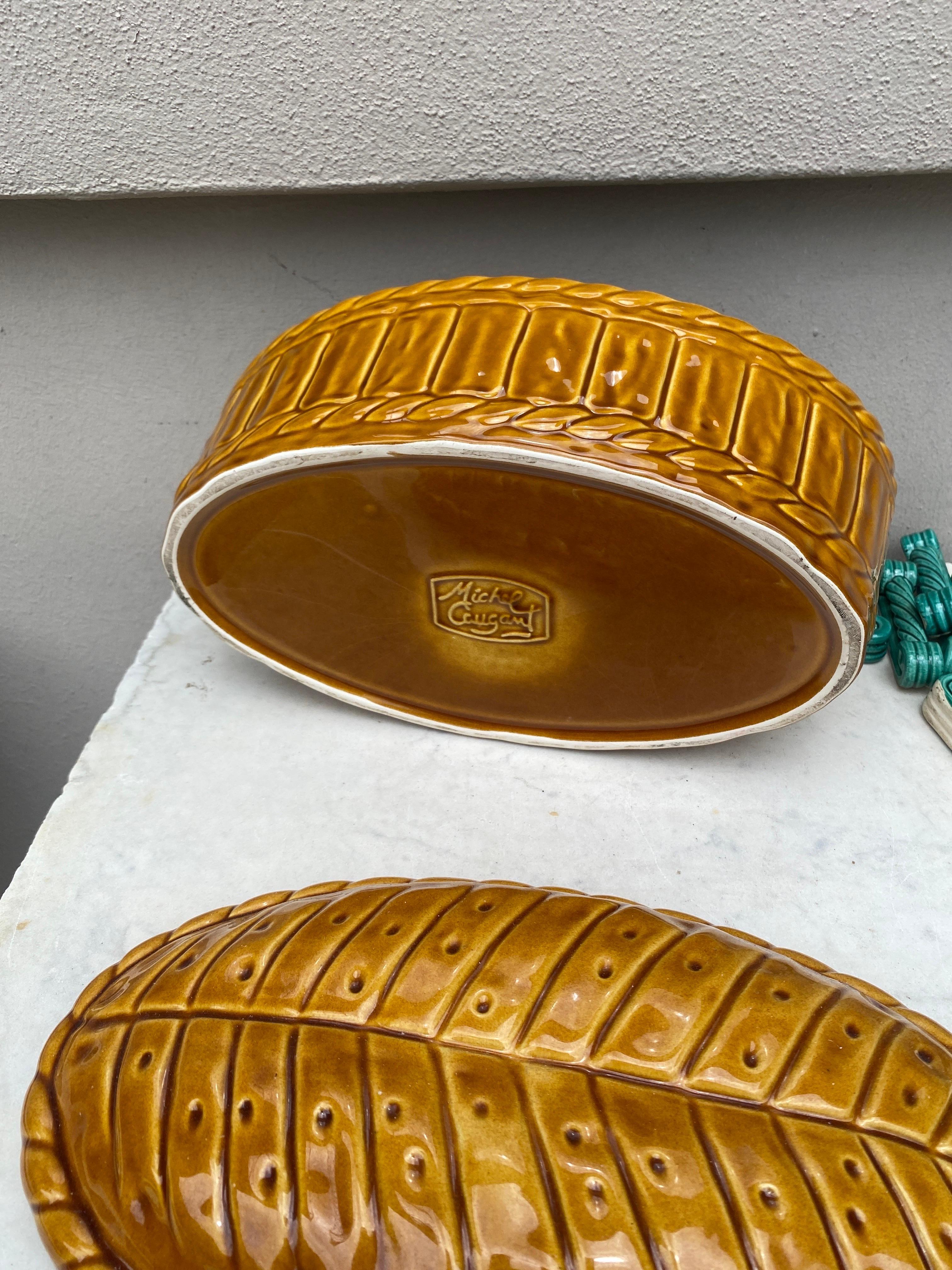 Large Majolica Pate Tureen Caugant Circa 1950 In Good Condition For Sale In Austin, TX